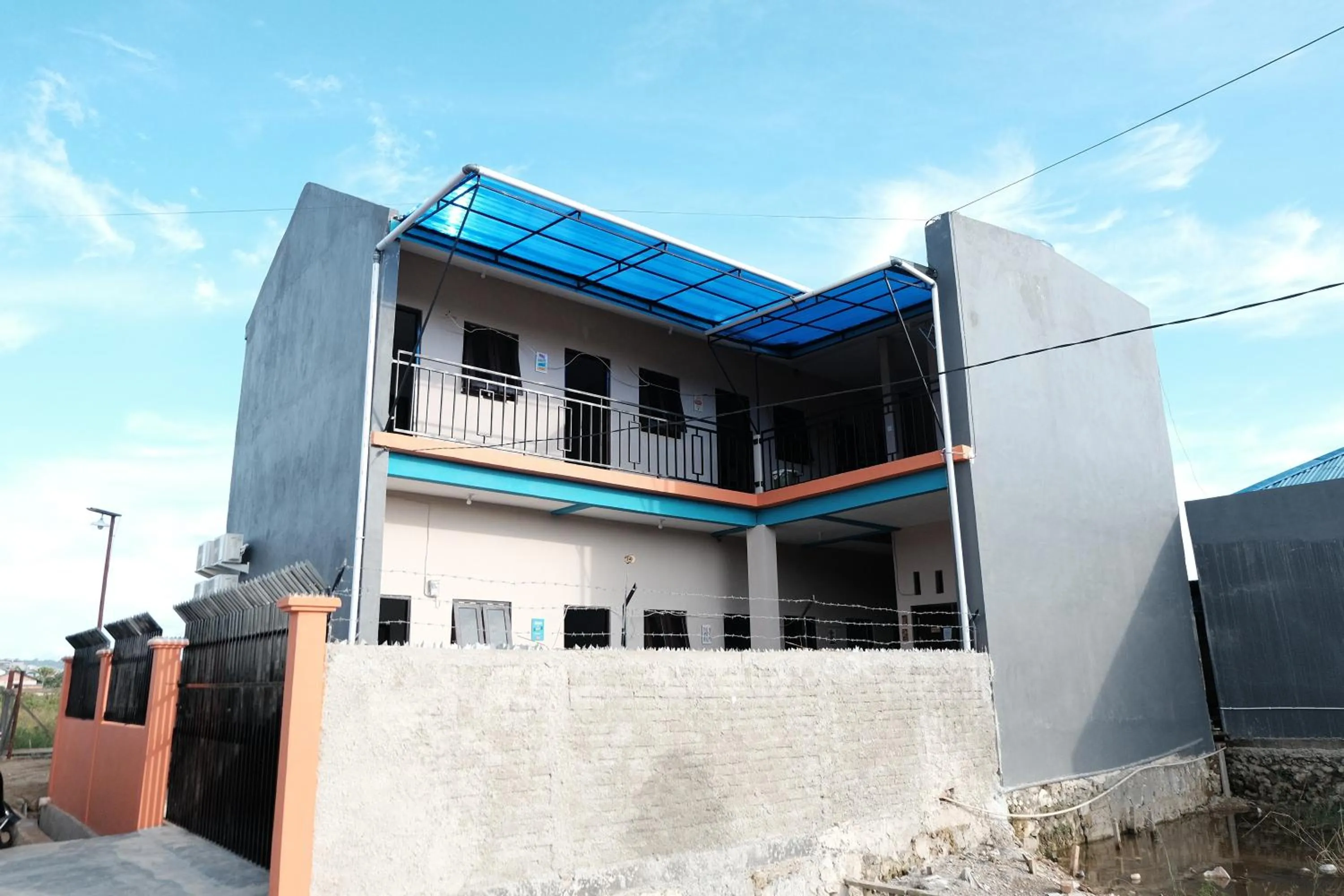 Property building in Rumah Marianne