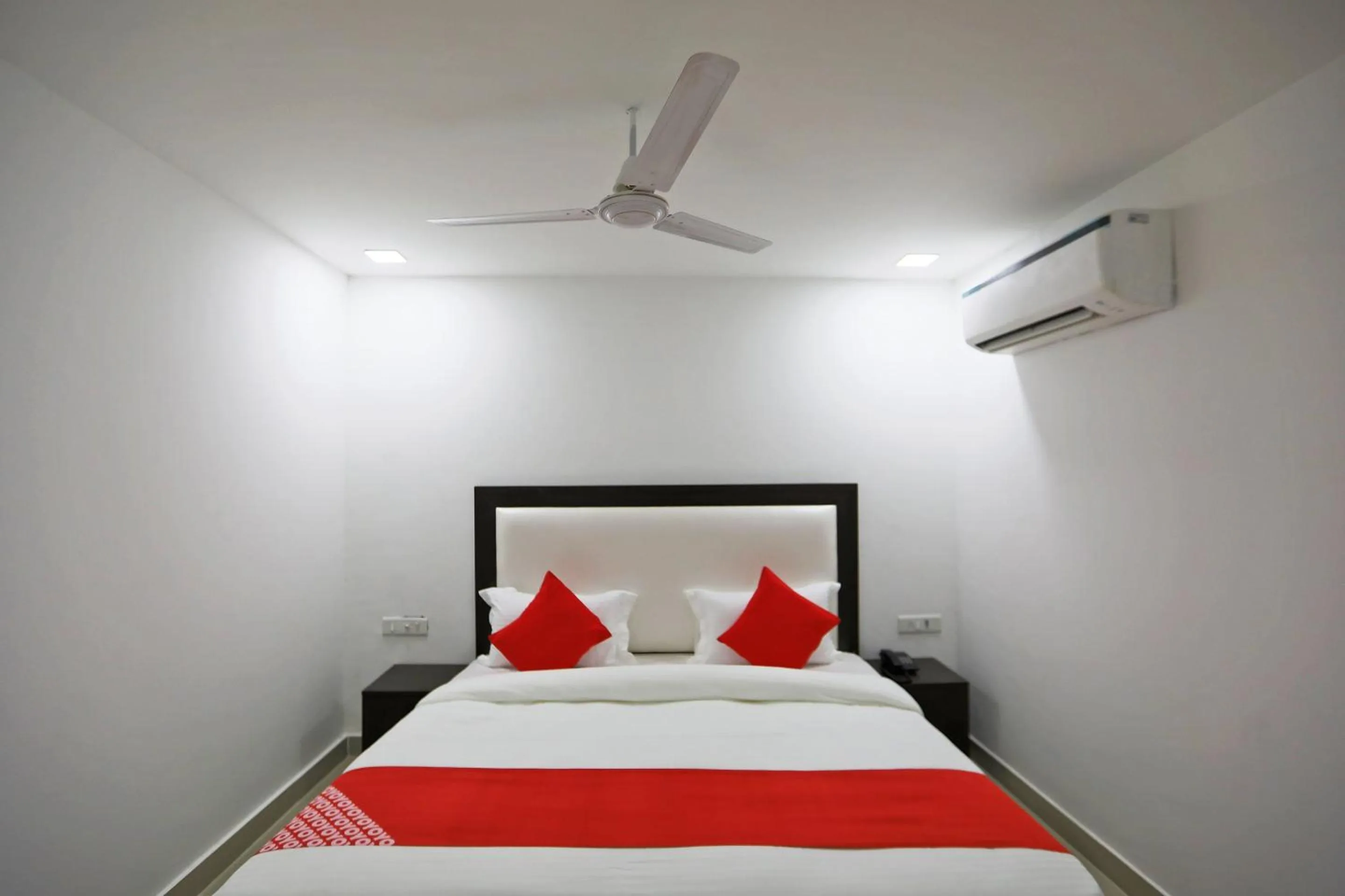 Bedroom, Bed in Townhouse South Lawn