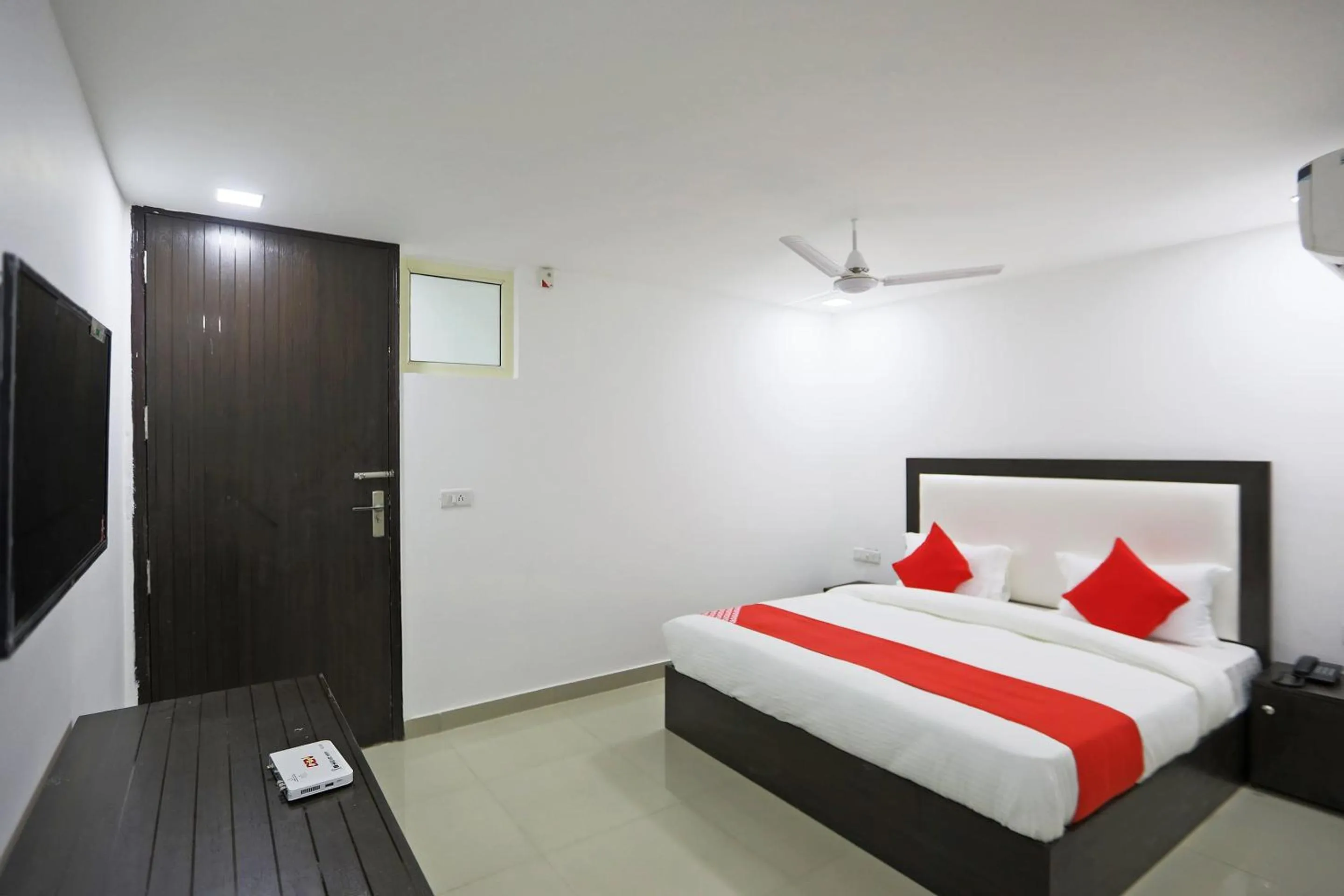 Bedroom, Bed in Townhouse South Lawn