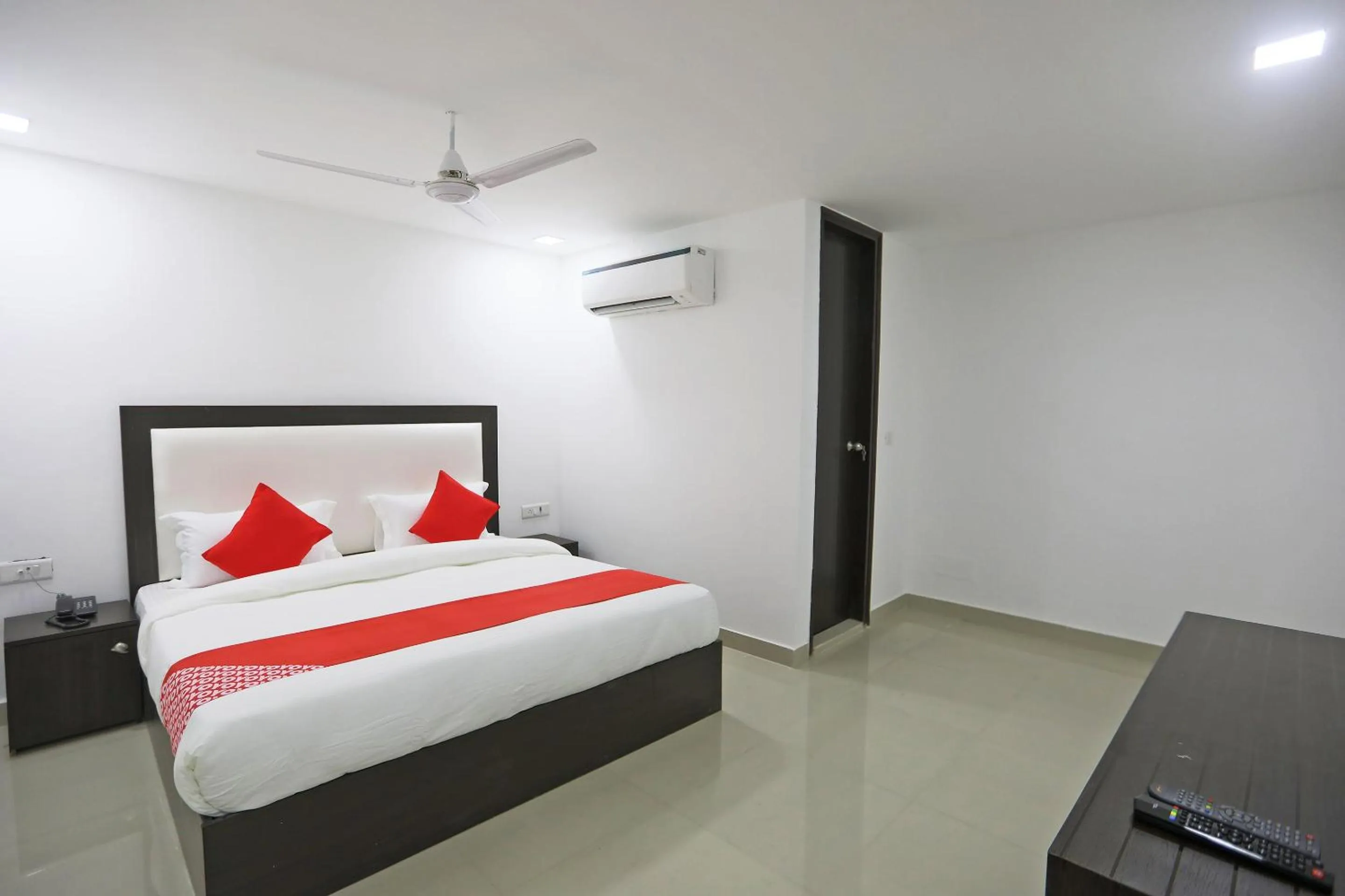 Bedroom, Bed in Townhouse South Lawn