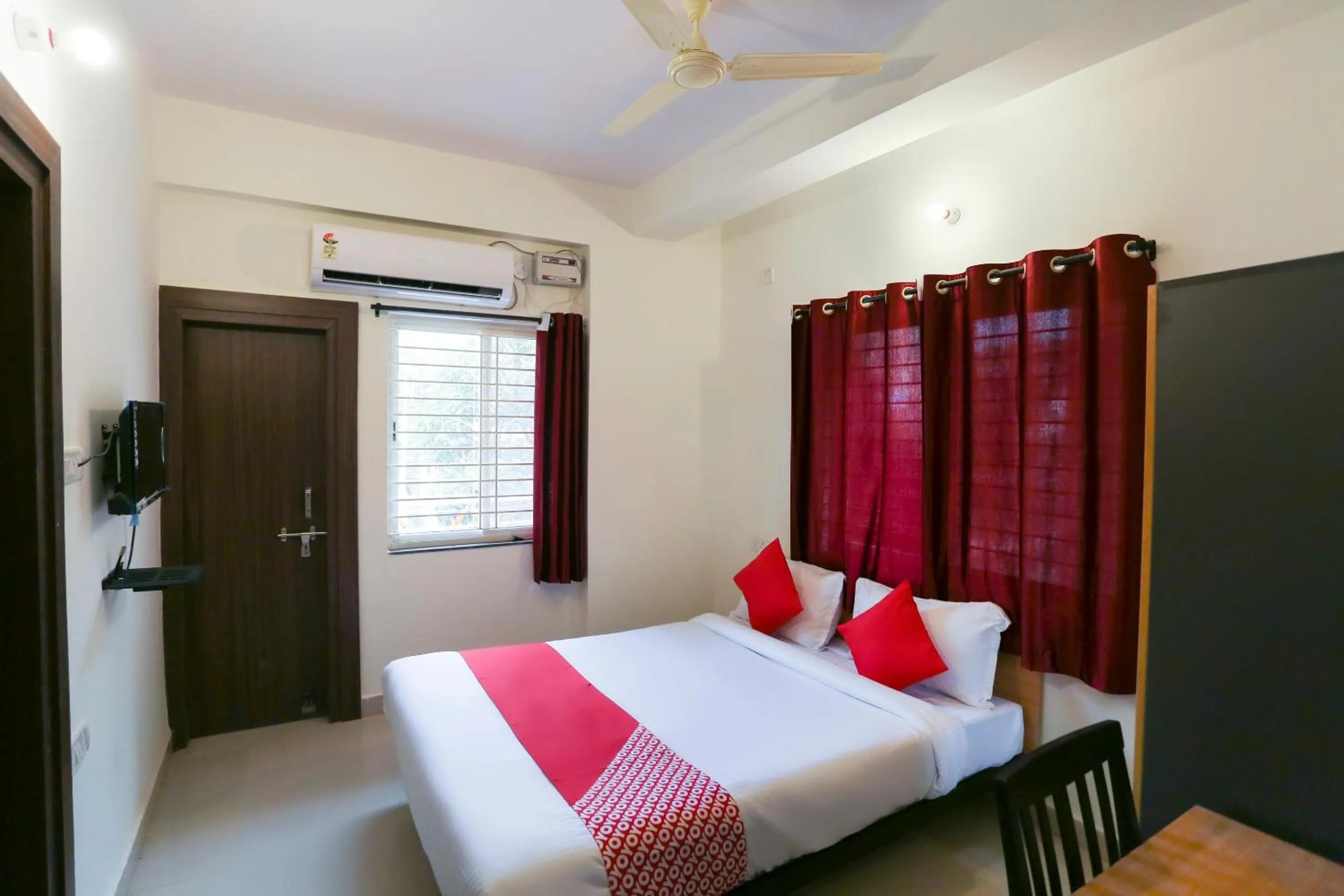 Bedroom, Bed in Super Hotel O Prashant Villa