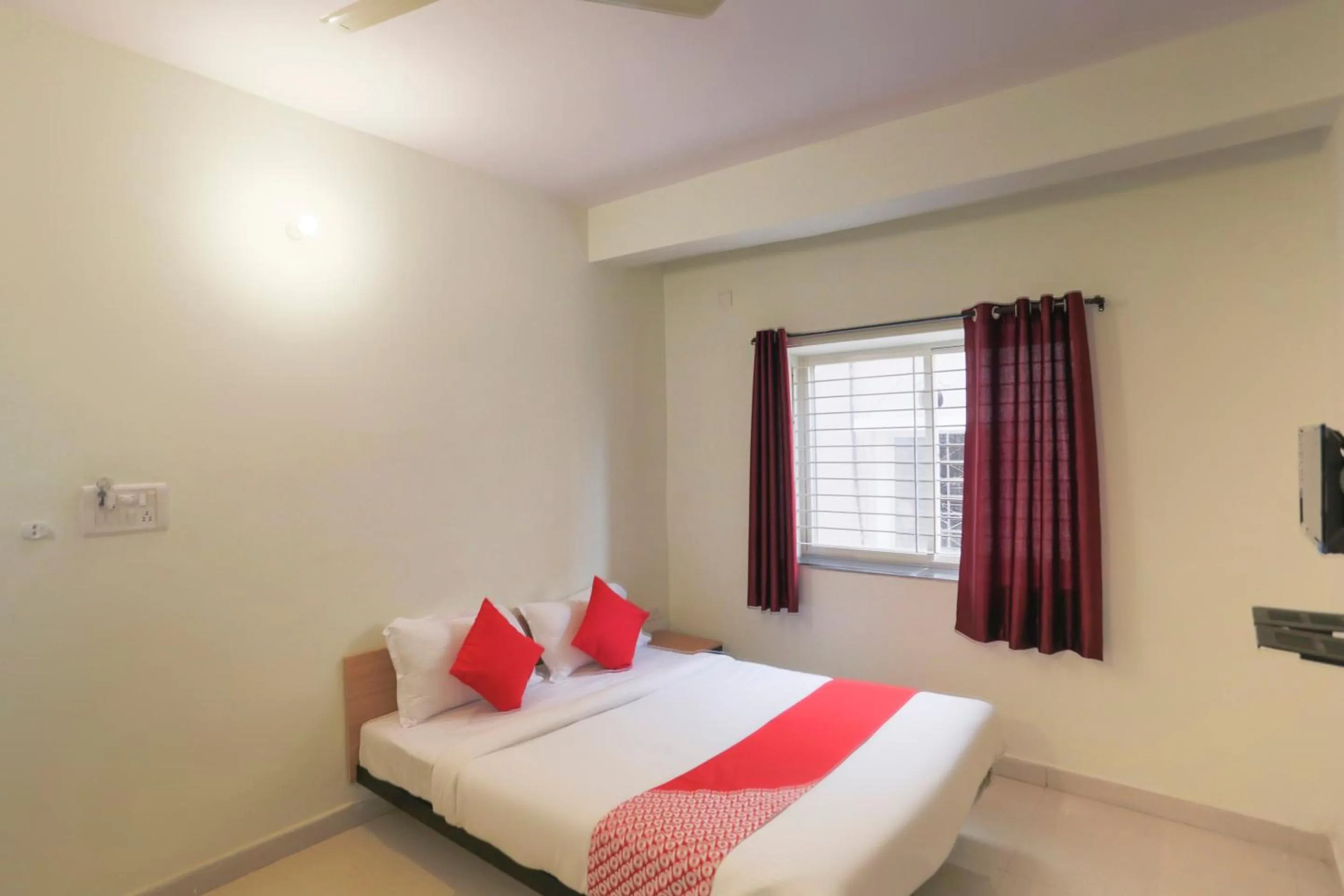 Bedroom, Bed in Super Hotel O Prashant Villa