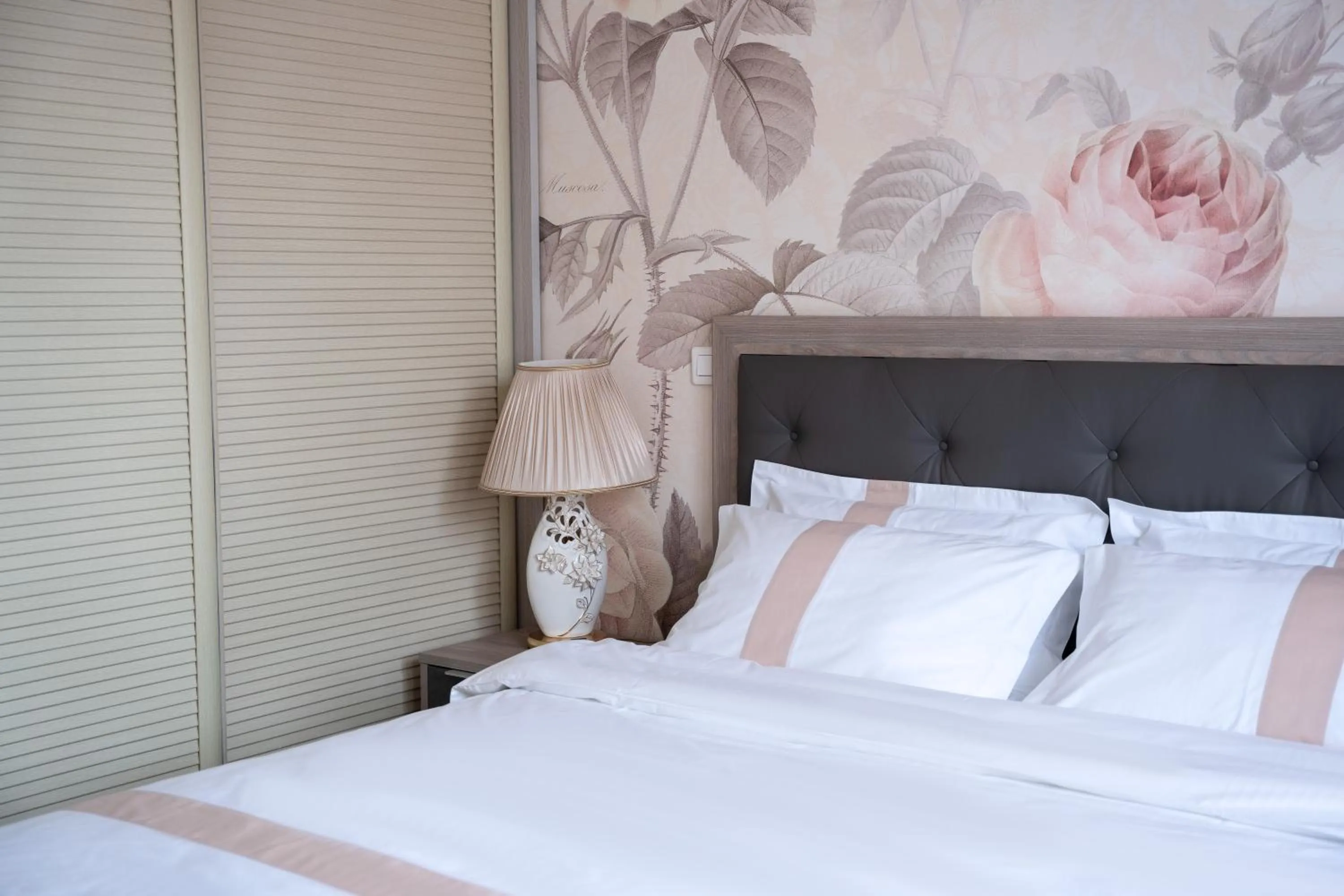 Bedroom, Bed in La Maison Charentonneau