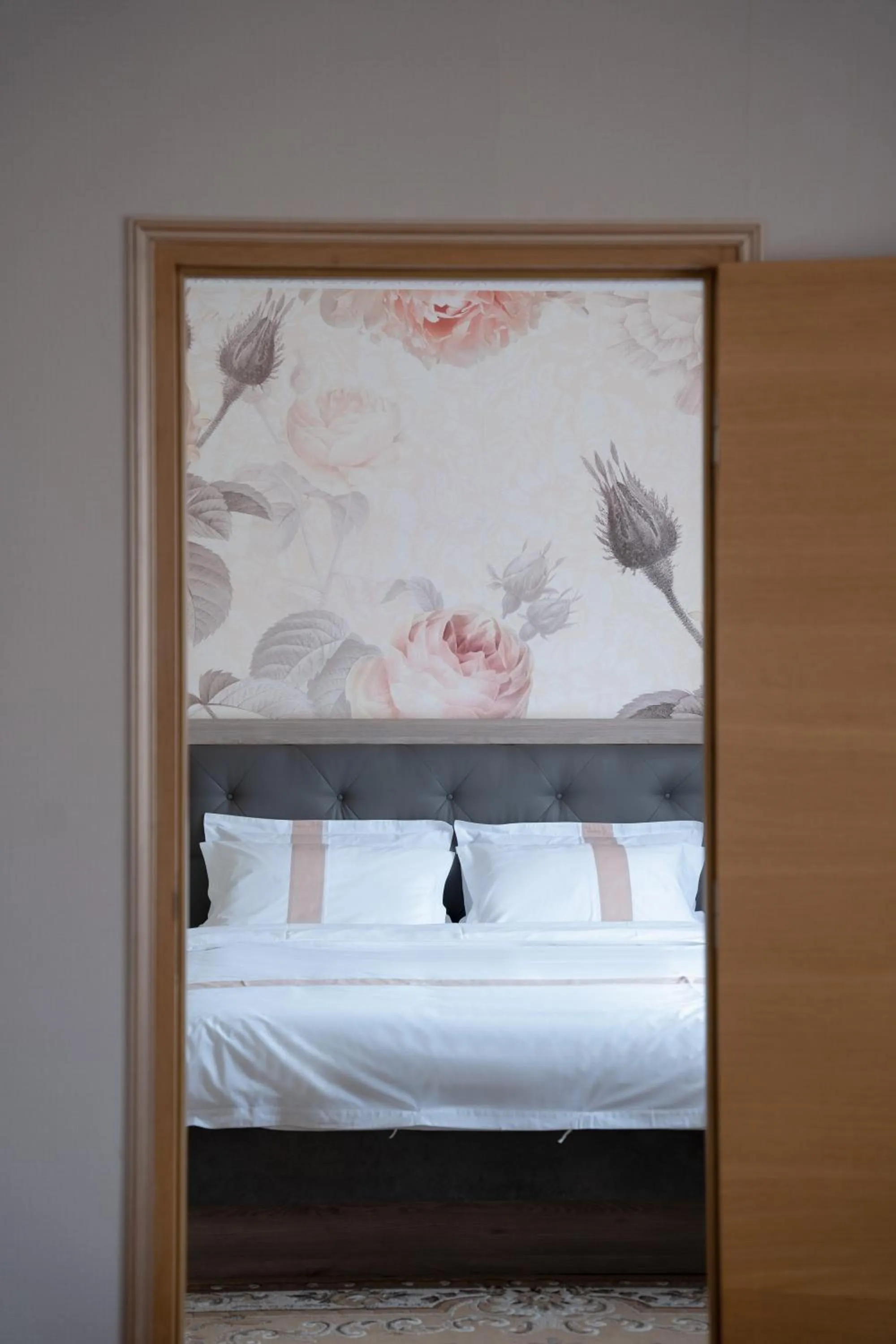 Bedroom, Bed in La Maison Charentonneau