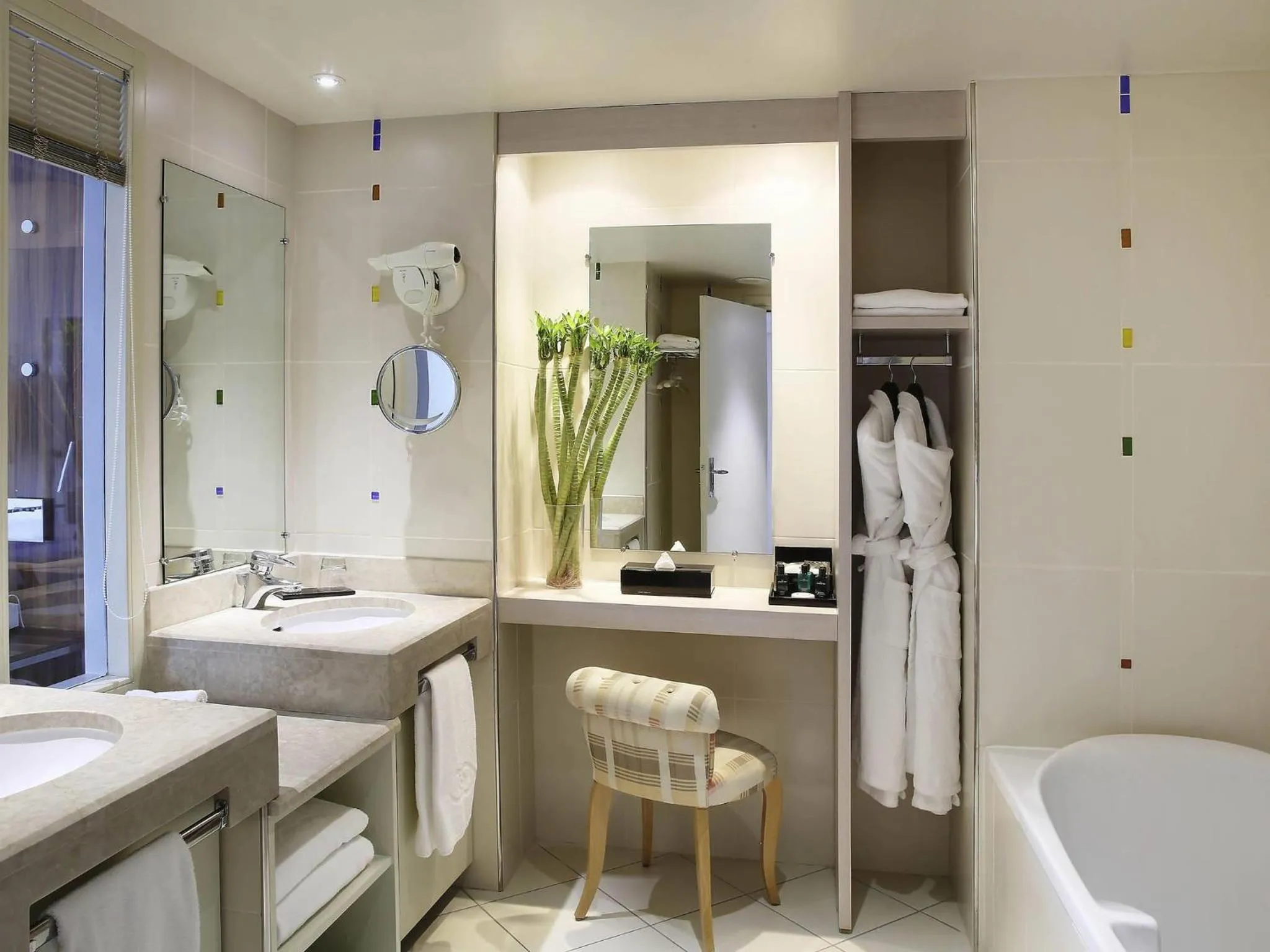 Photo of the whole room in Sofitel Golfe d'Ajaccio Thalassa Sea & Spa