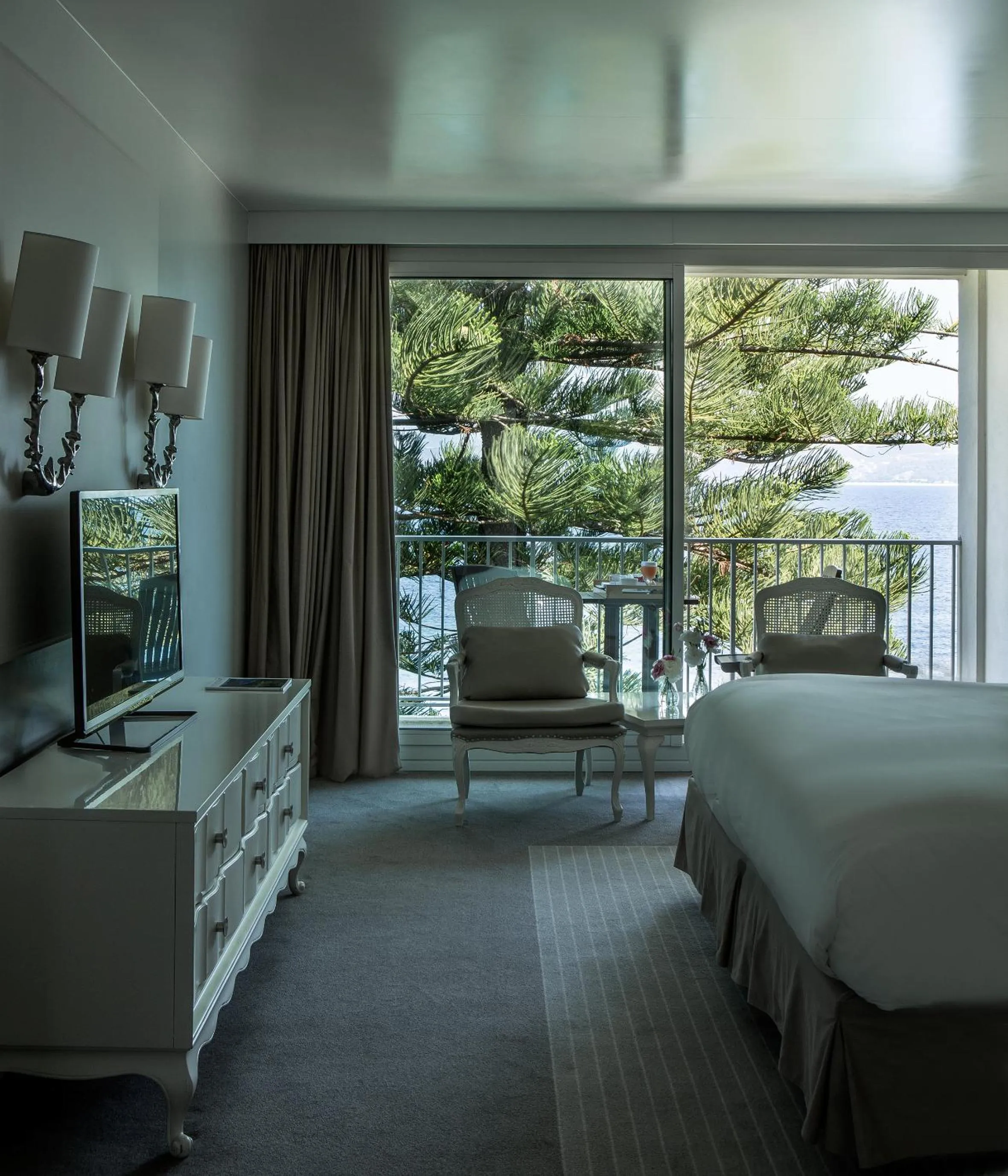 TV and multimedia, Bed in Sofitel Golfe d'Ajaccio Thalassa Sea & Spa