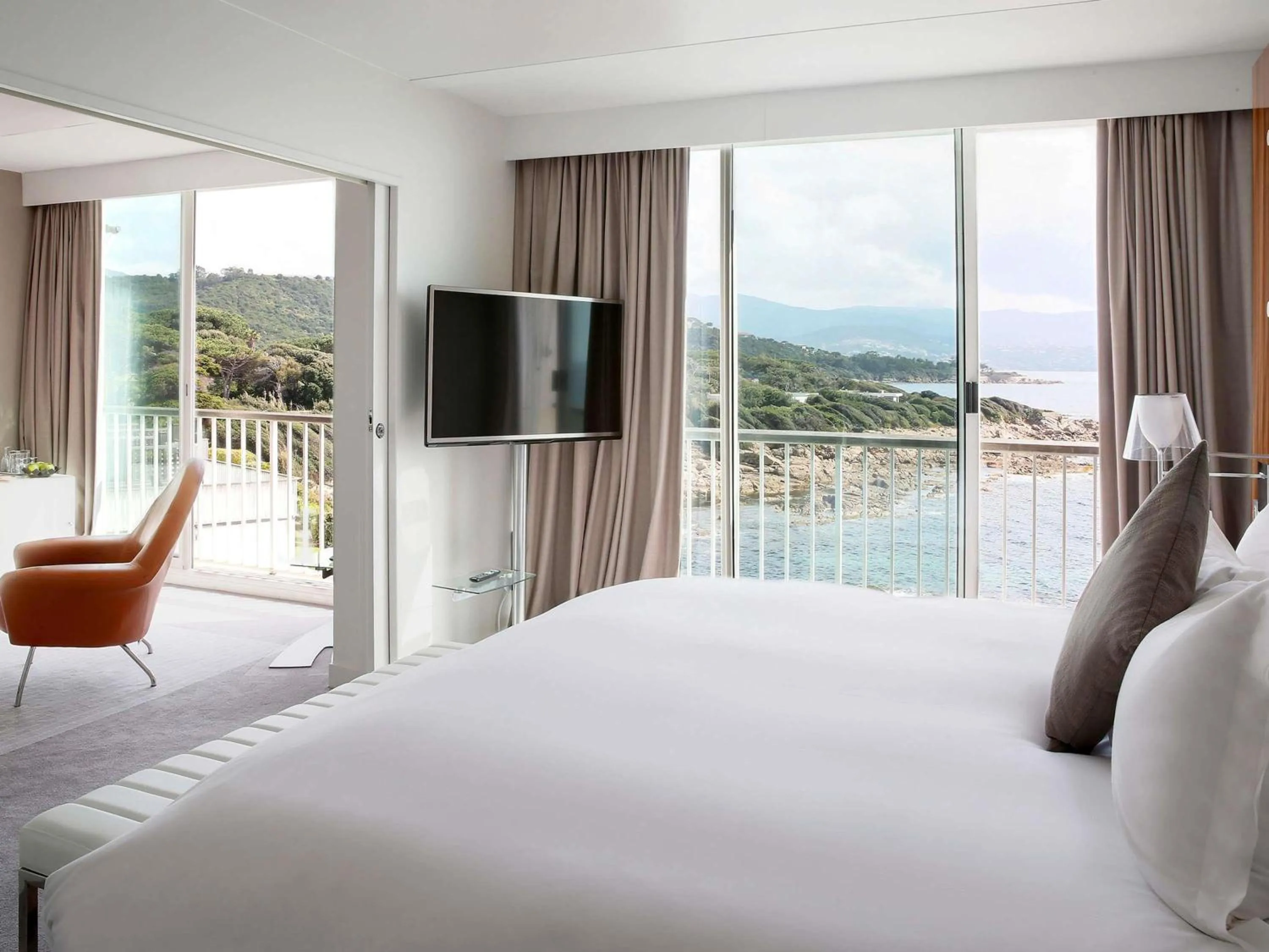Bedroom, Bed in Sofitel Golfe d'Ajaccio Thalassa Sea & Spa