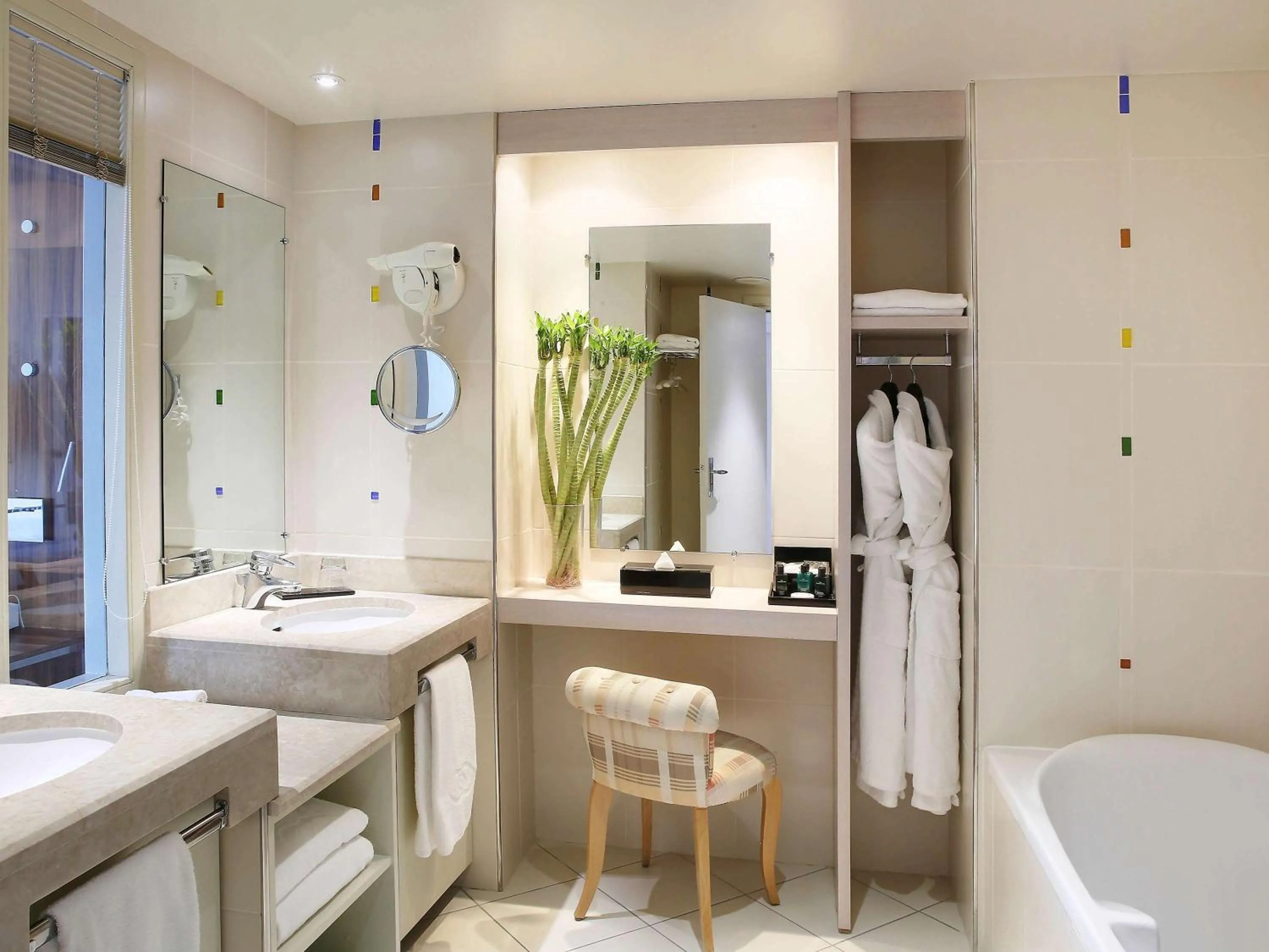 Photo of the whole room in Sofitel Golfe d'Ajaccio Thalassa Sea & Spa