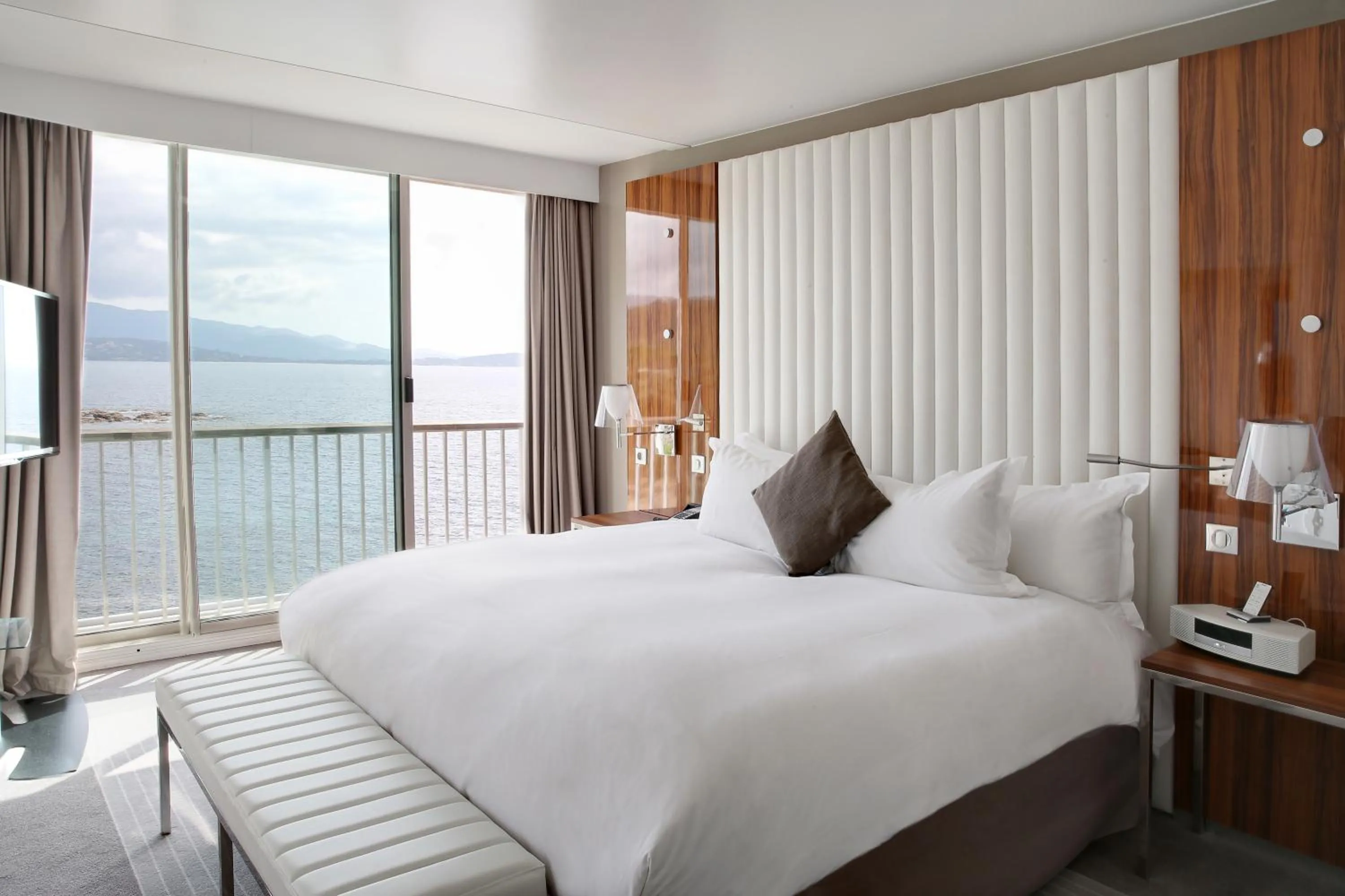 Sea view, Bed in Sofitel Golfe d'Ajaccio Thalassa Sea & Spa