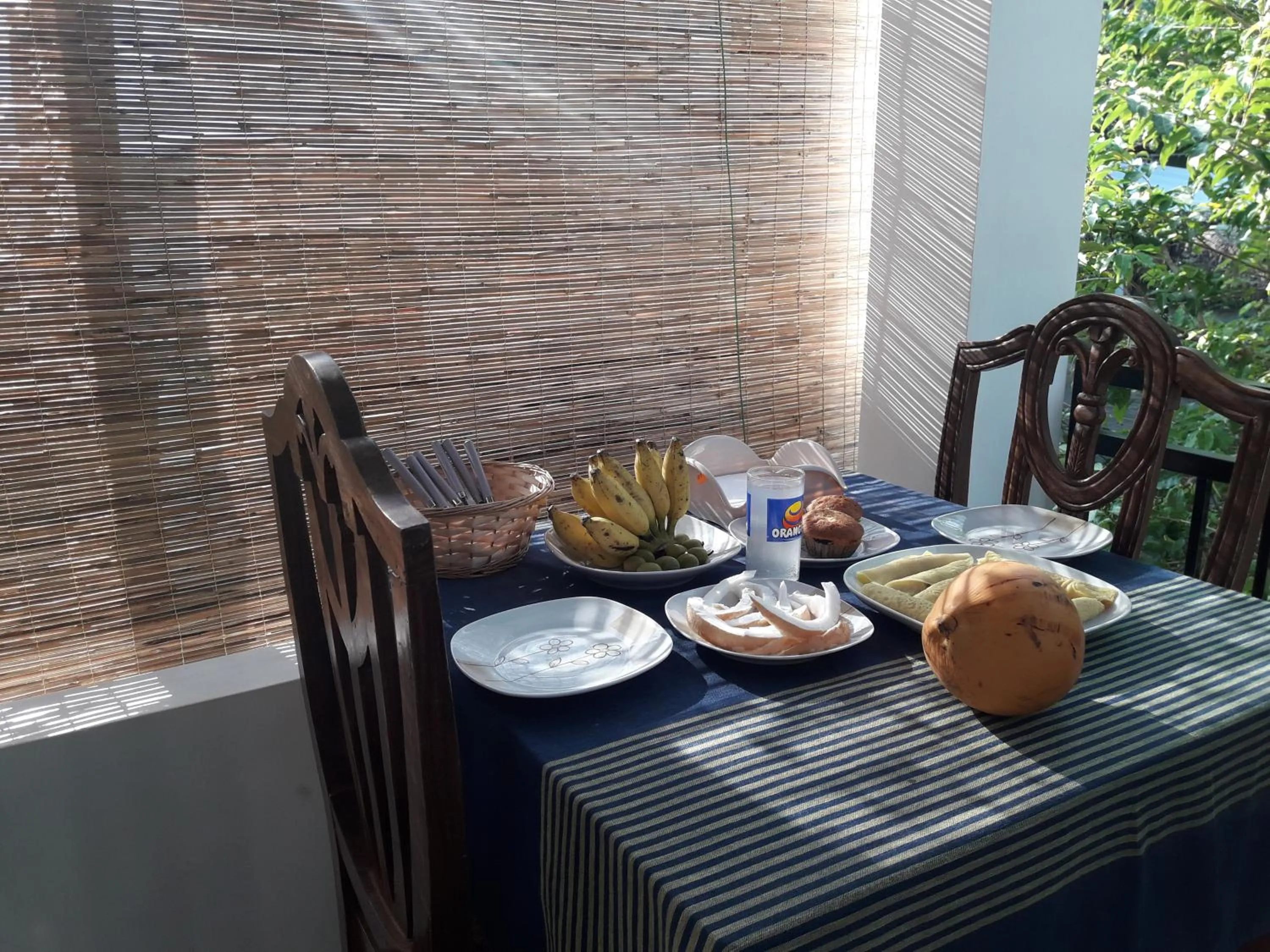 Dining area in B & B CHARM