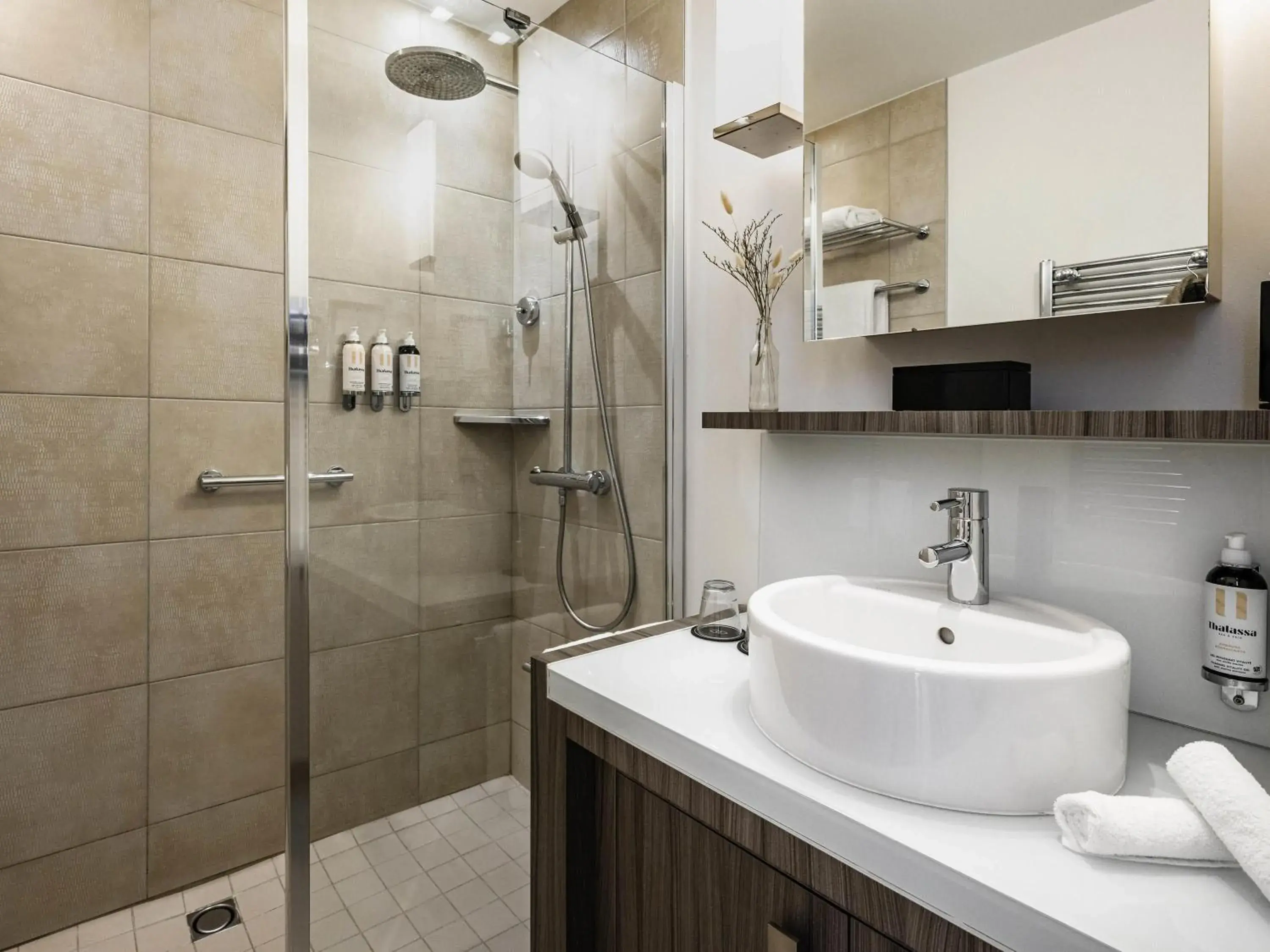 Superior Room with Double Bed or Two Single Beds - Promenade View in Sofitel Quiberon Thalassa sea & spa Superior Room with Double Bed or Two Single Beds - Promenade View in Sofitel Quiberon Thalassa sea & spa