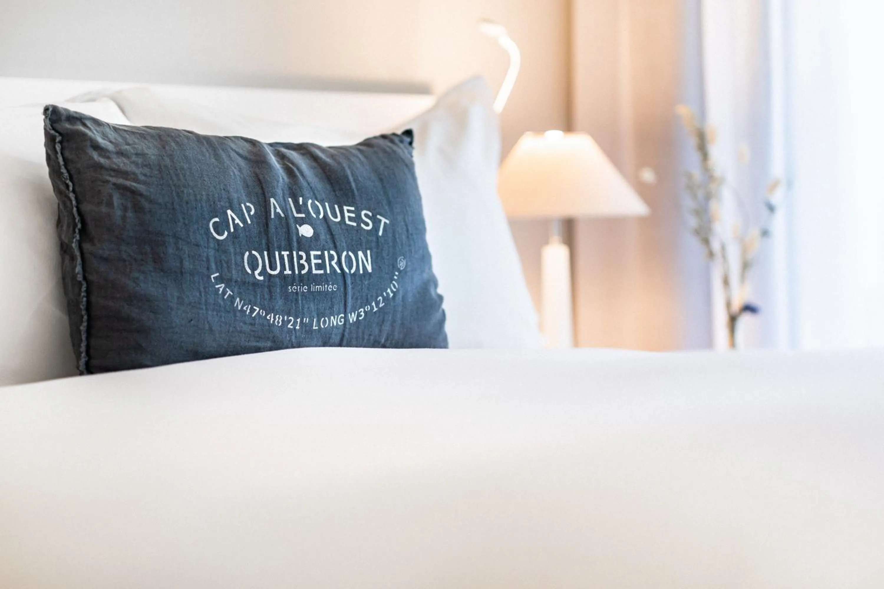 Bed in Sofitel Quiberon Thalassa sea & spa