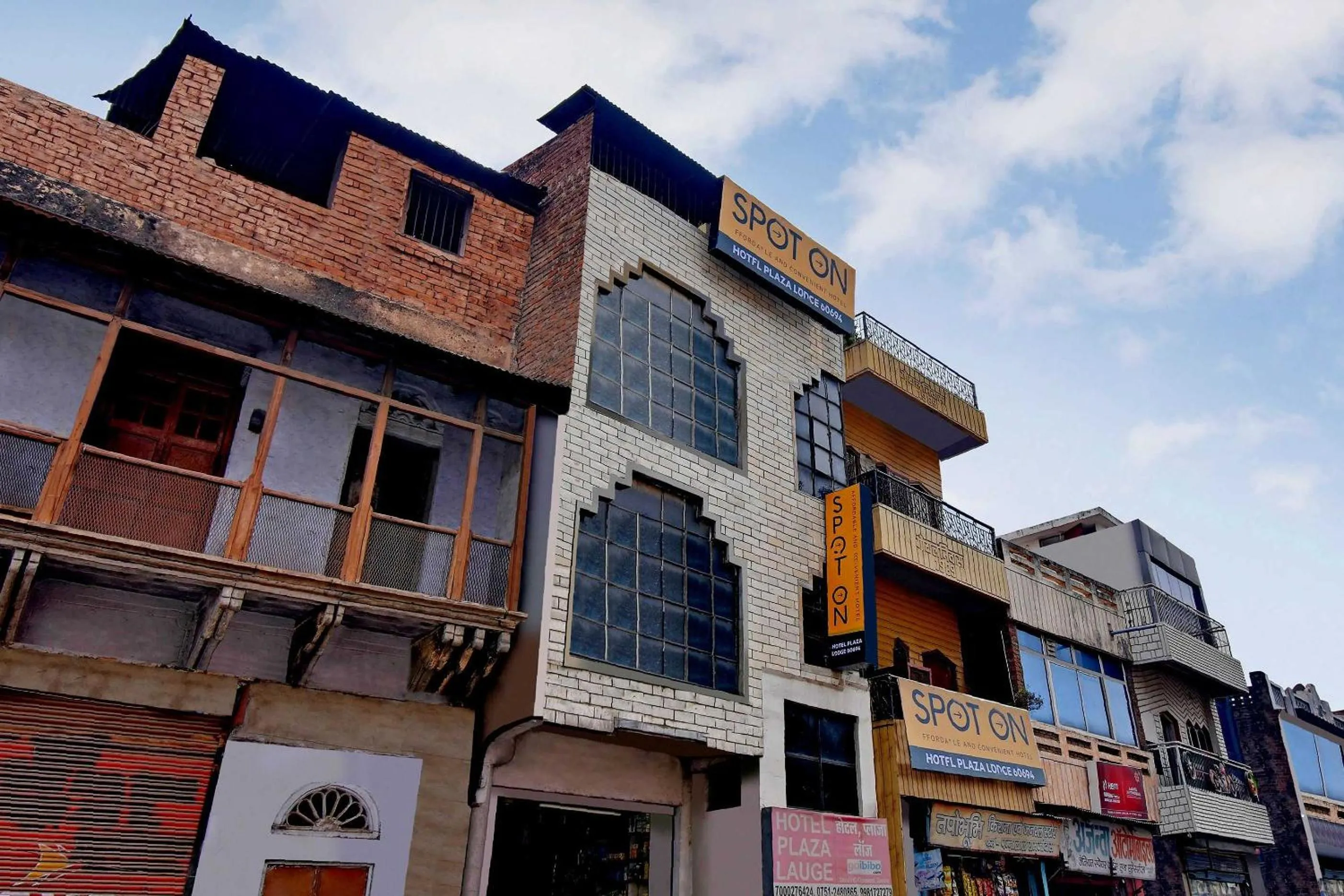 Facade/entrance in Hotel O Plaza Lodge