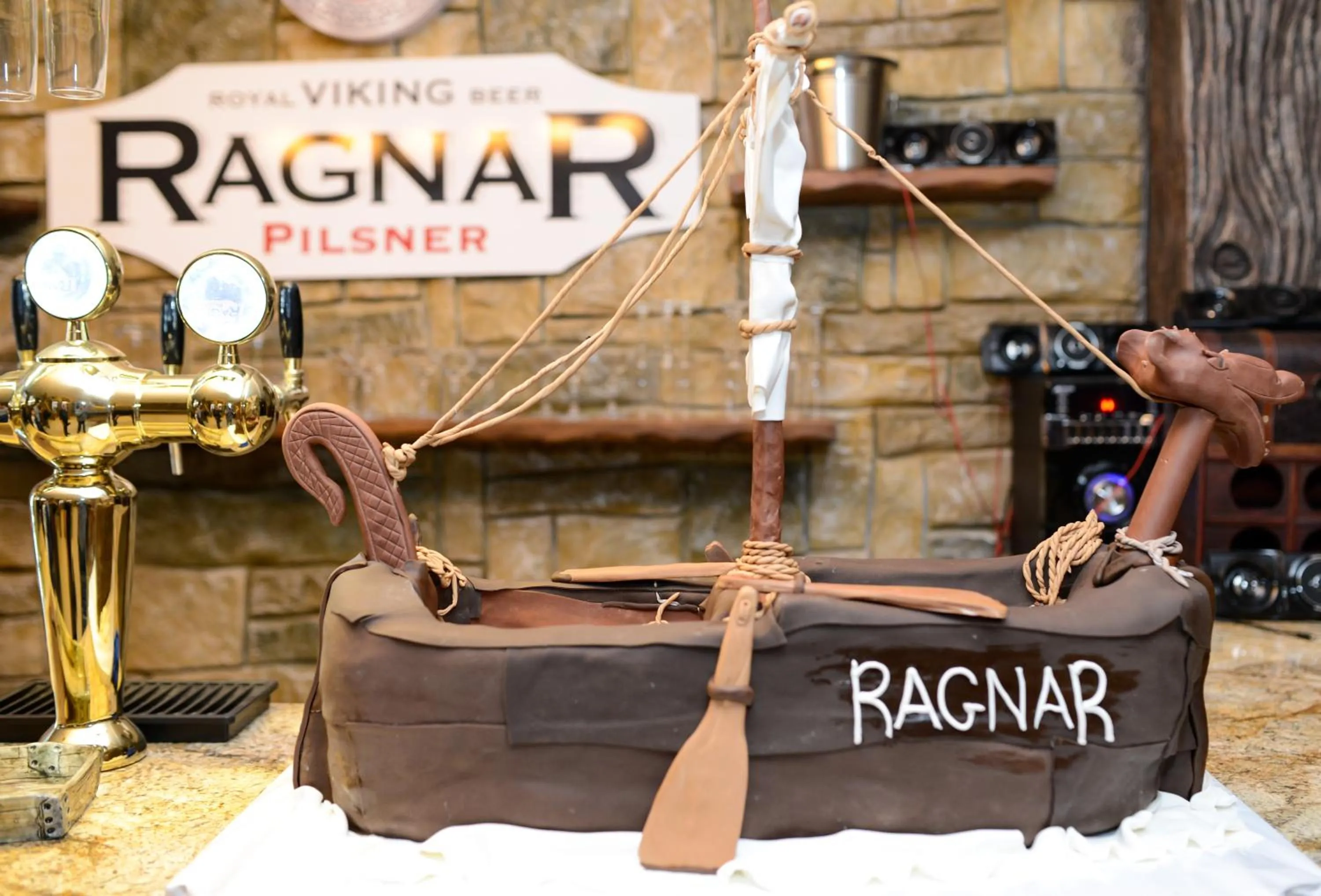 Restaurant/places to eat in Hotel Ragnar