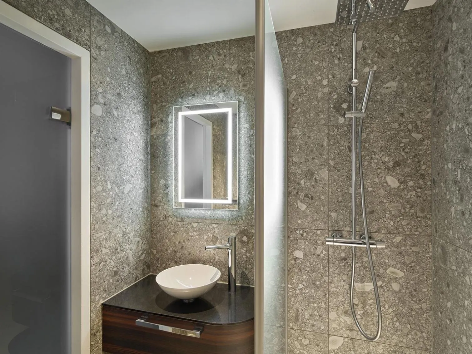 Shower in Clayton Hotel Amsterdam American