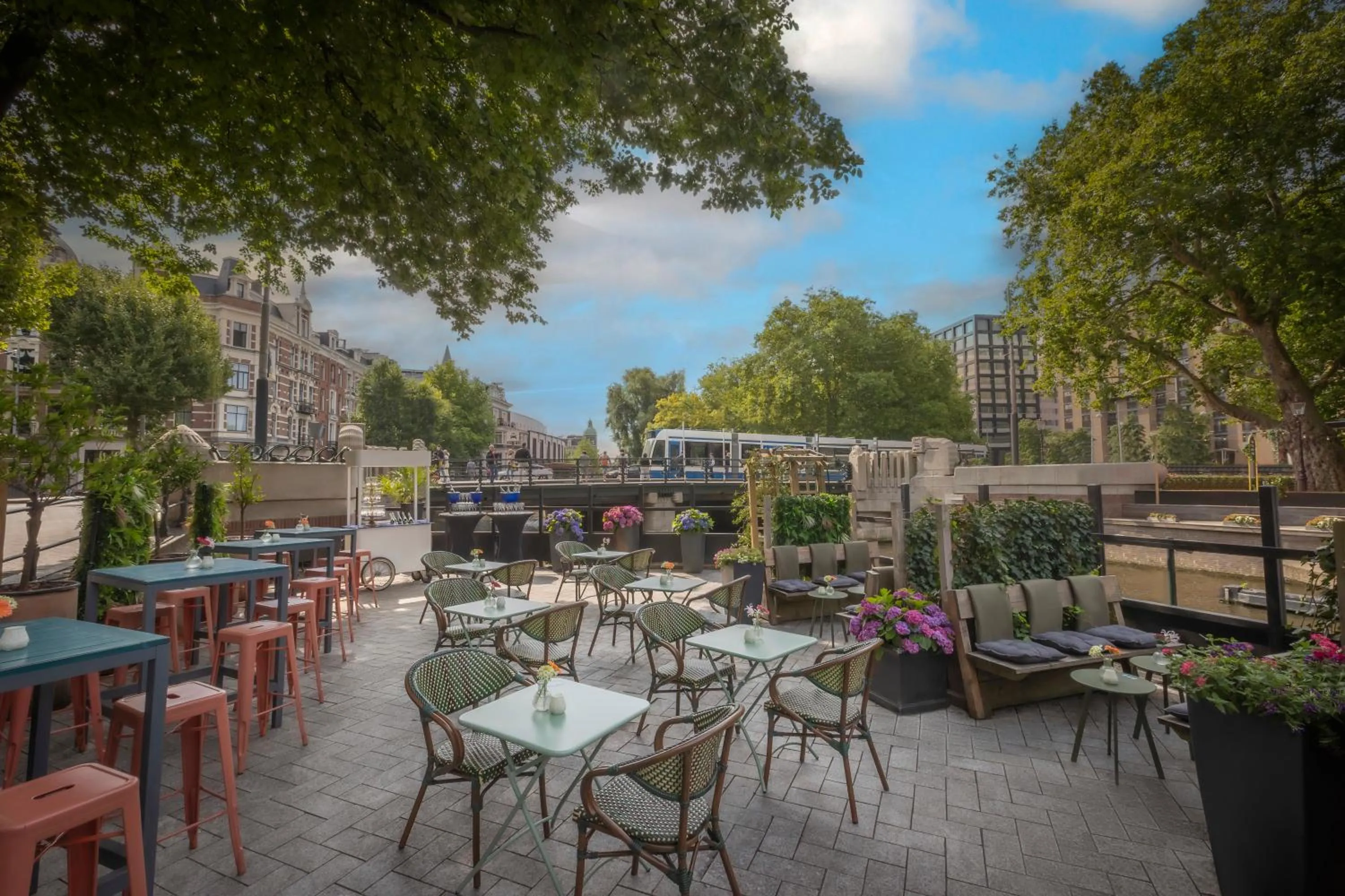 Restaurant/places to eat in Clayton Hotel Amsterdam American