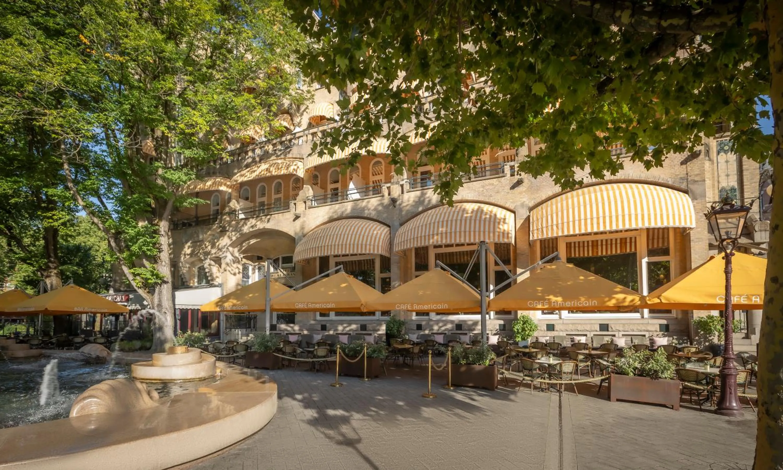 Restaurant/places to eat in Clayton Hotel Amsterdam American