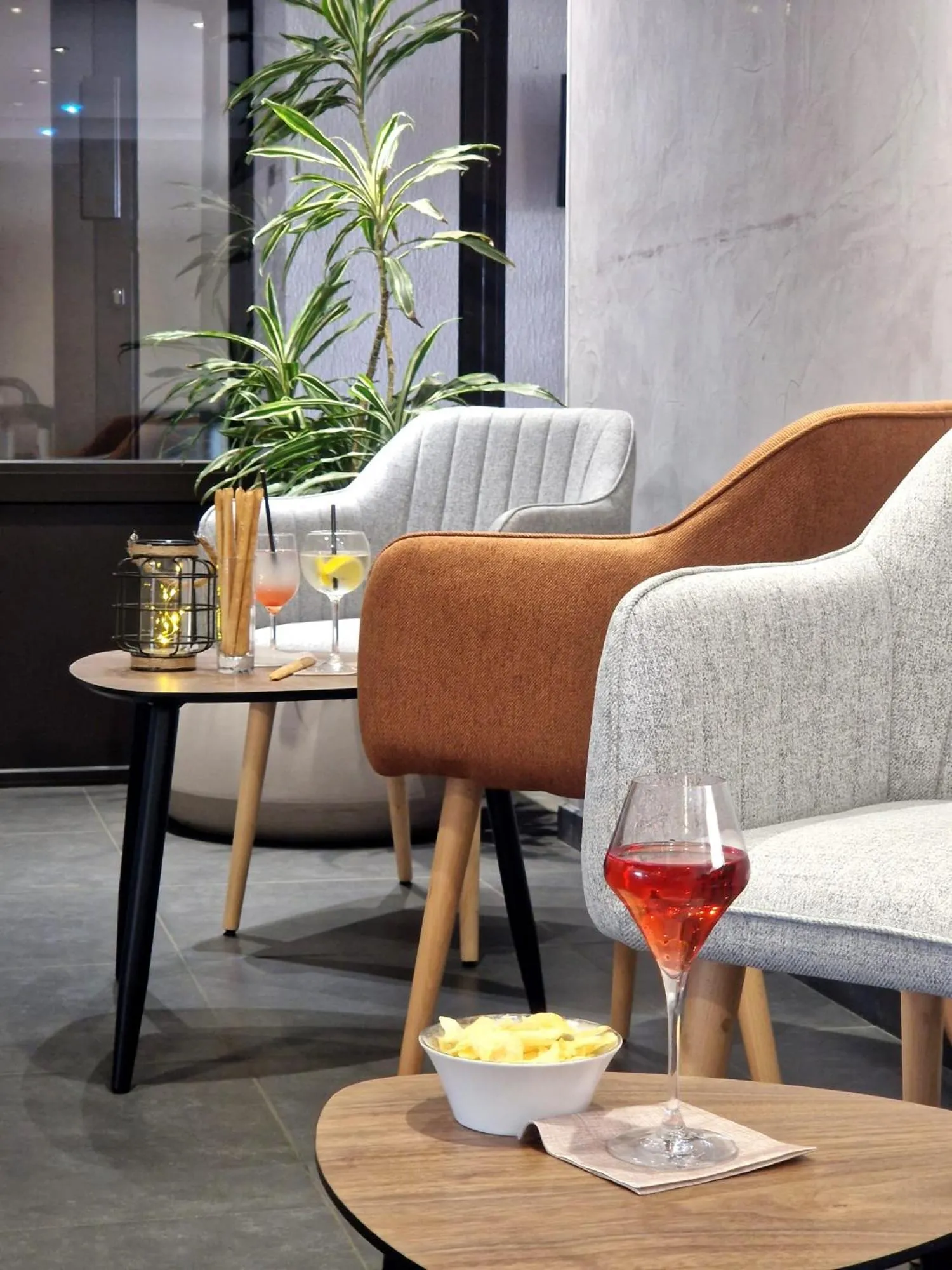 Lounge or bar in Ariane Hôtel Fos sur Mer