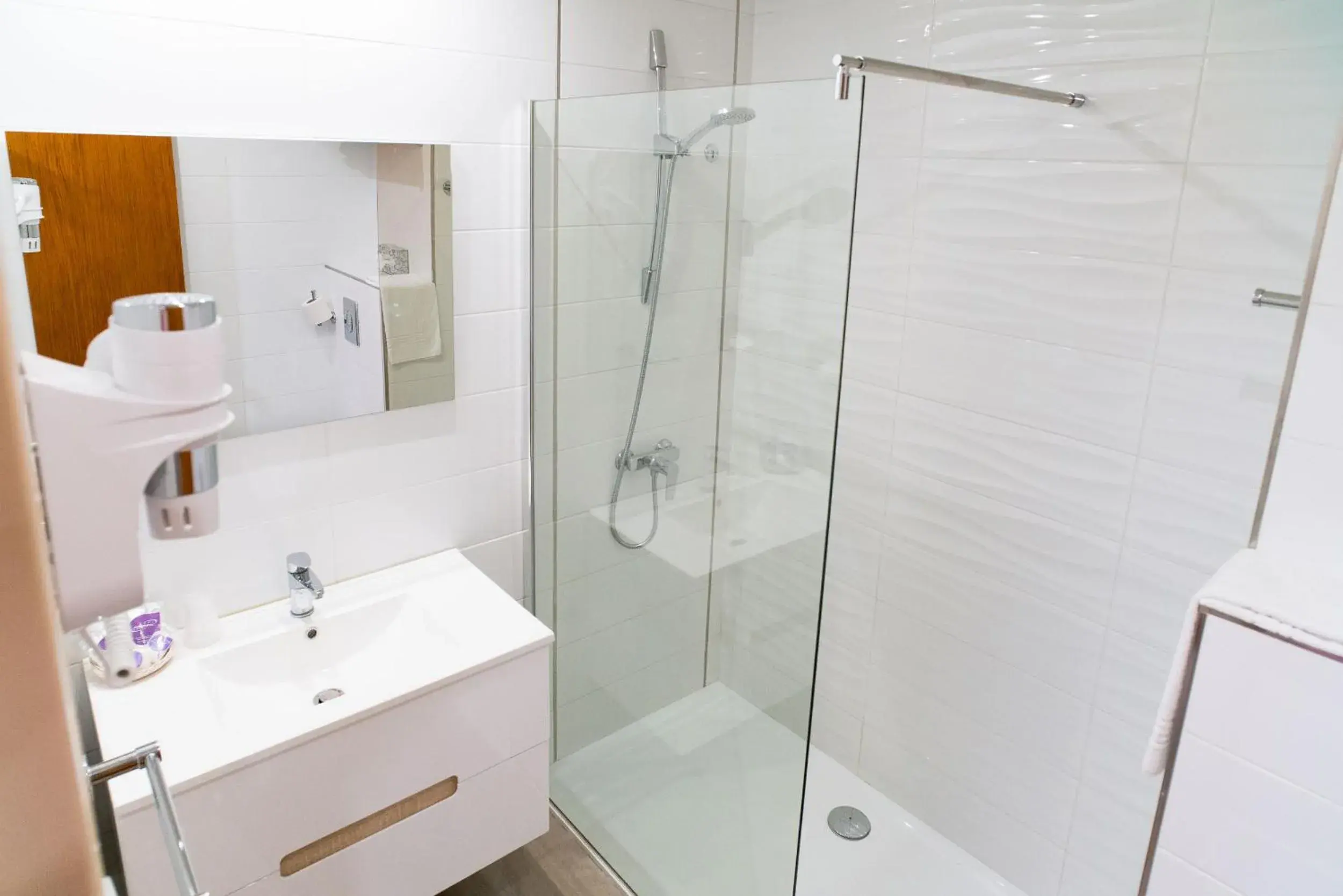 Comfort Single Room in Ariane Hôtel Fos sur Mer Comfort Single Room in Ariane Hôtel Fos sur Mer