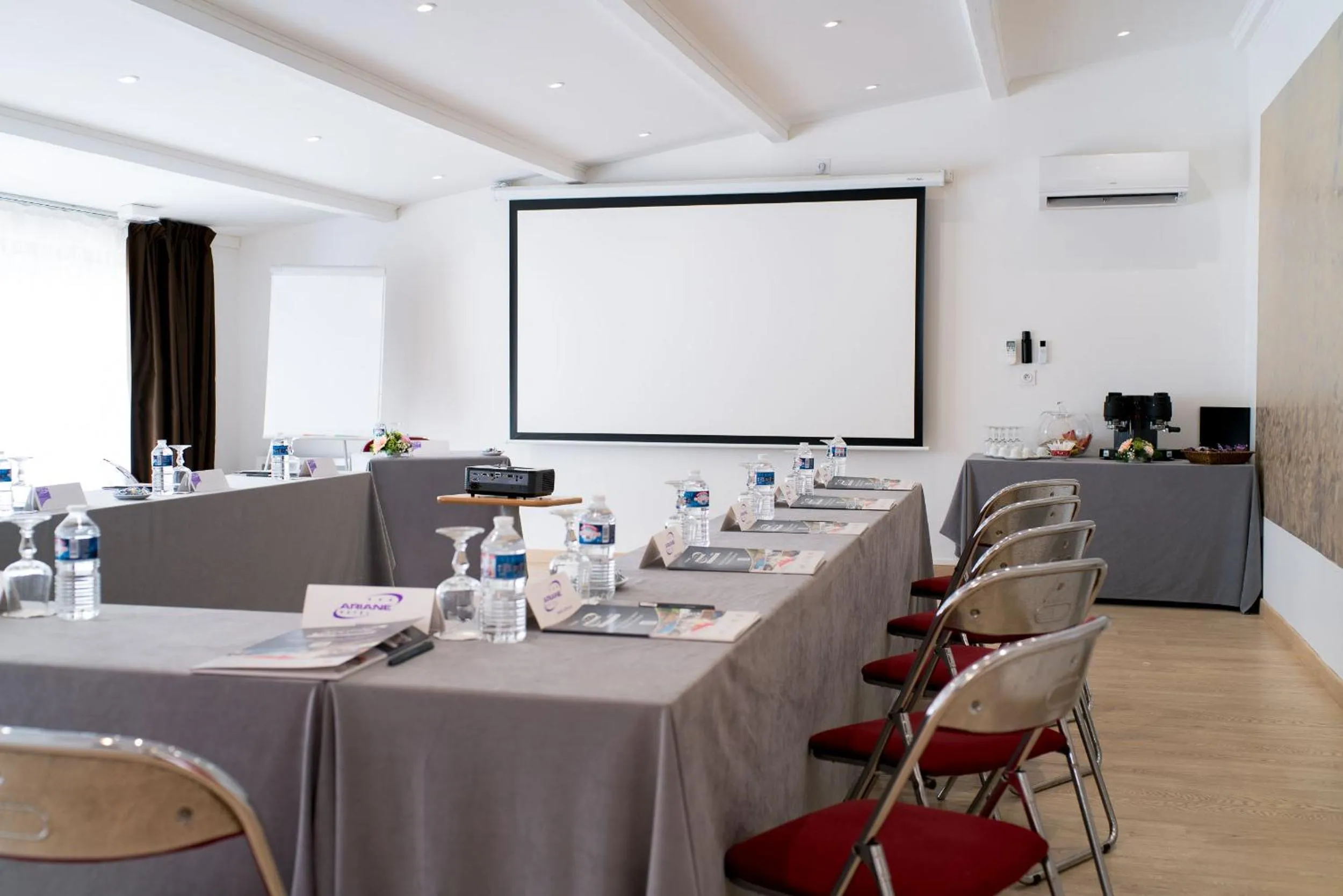 Business facilities in Ariane Hôtel Fos sur Mer