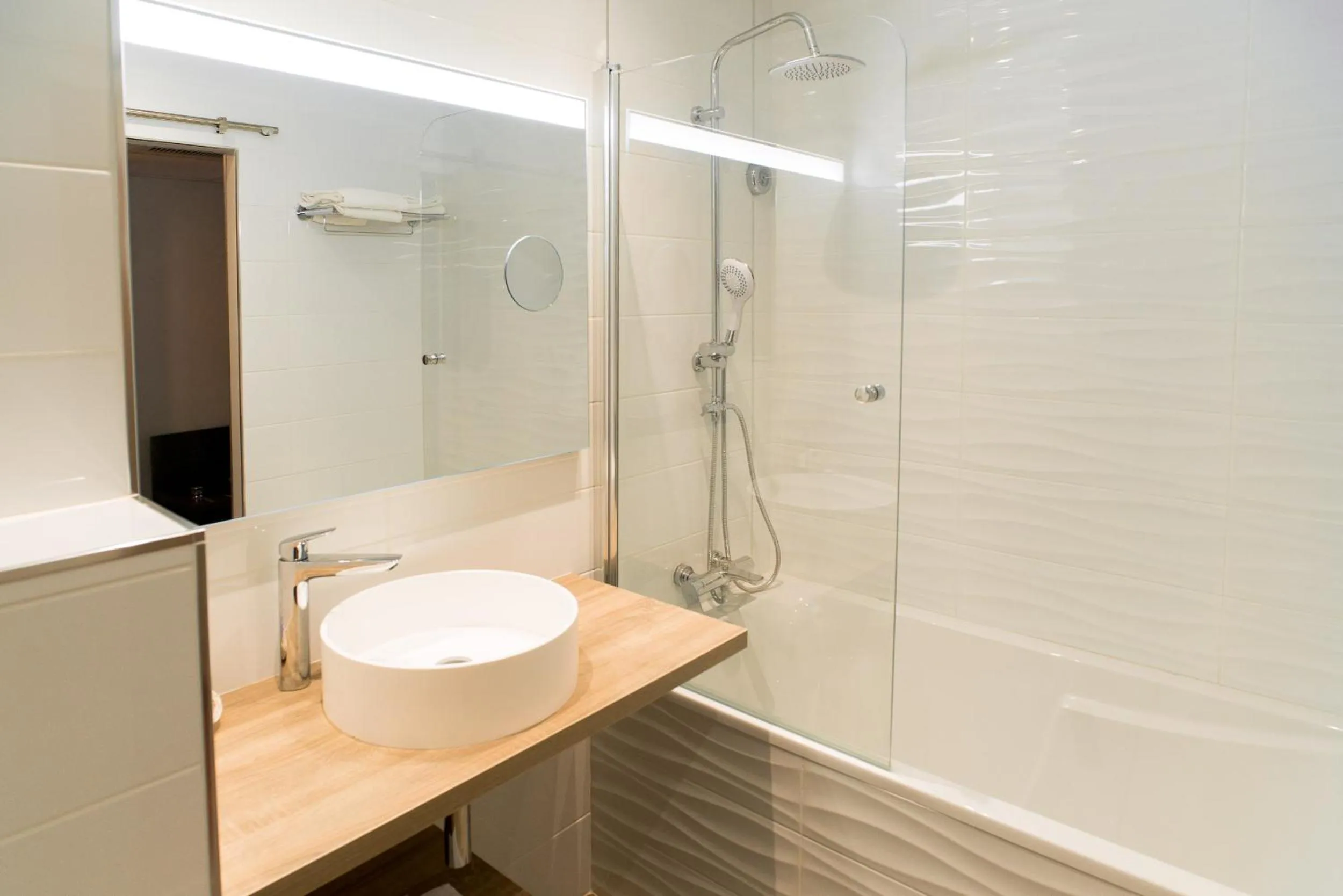 Bathroom in Ariane Hôtel Fos sur Mer