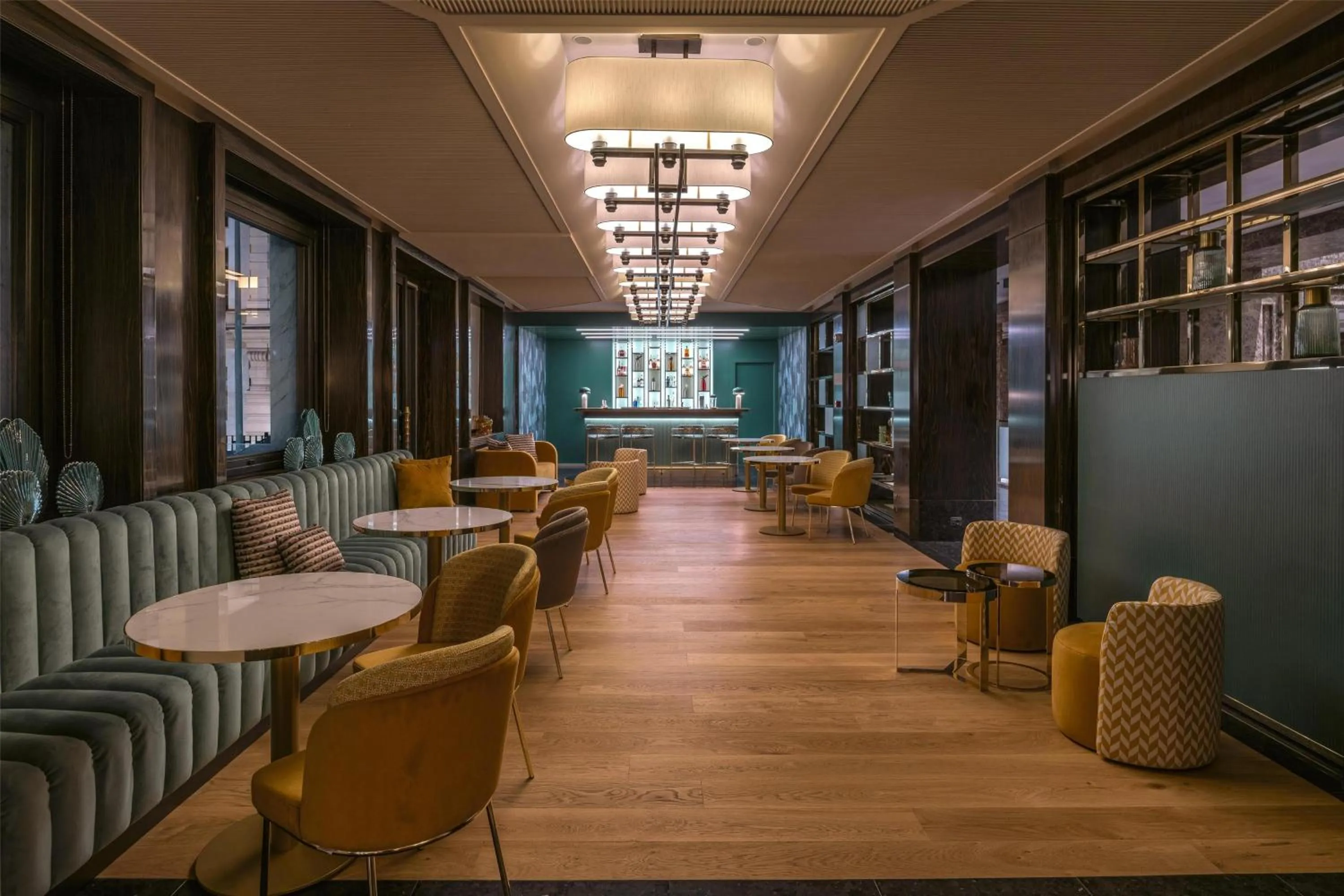 Lounge or bar in Hilton Turin Centre