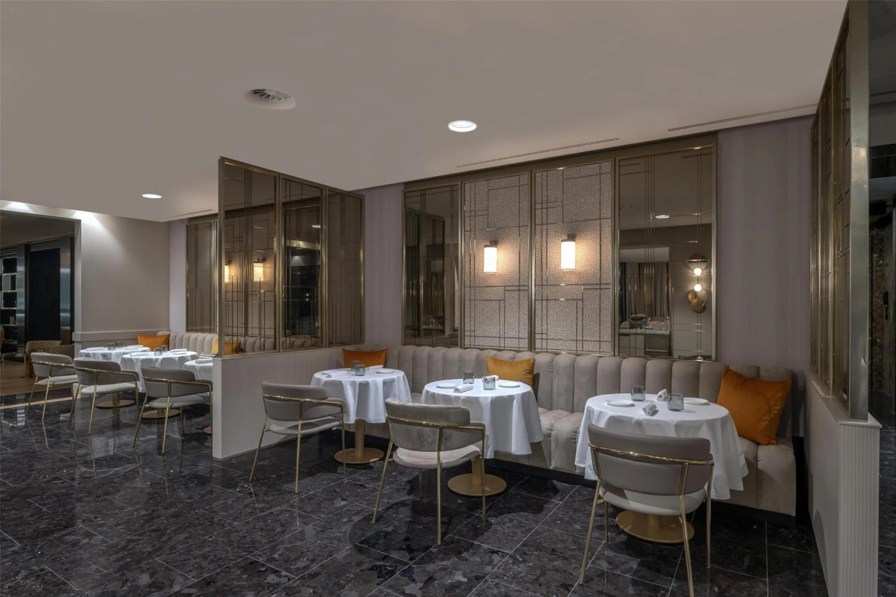 Restaurant/places to eat in Hilton Turin Centre