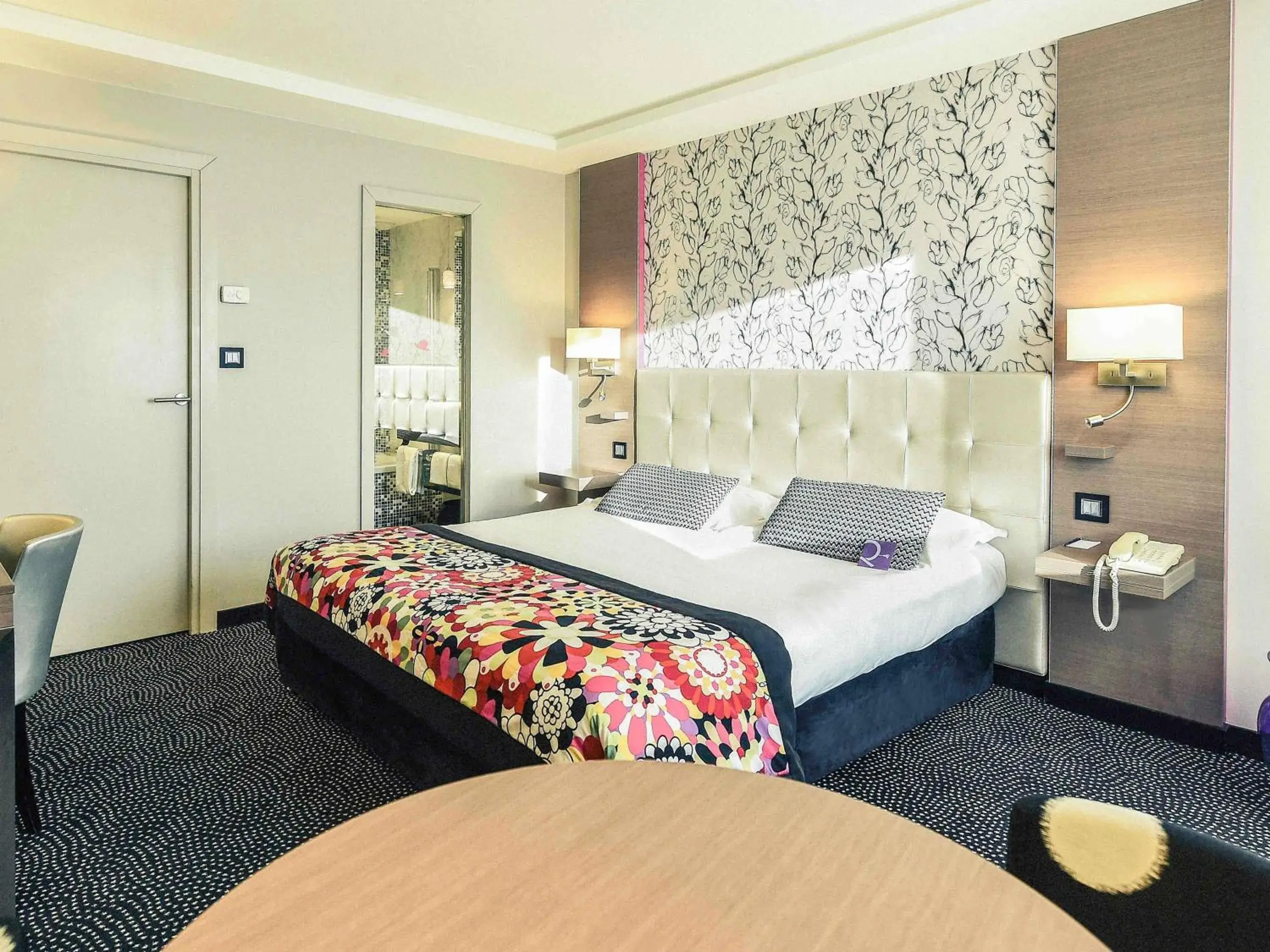 Superior Double Room in Mercure Dijon Centre Clemenceau Superior Double Room in Mercure Dijon Centre Clemenceau