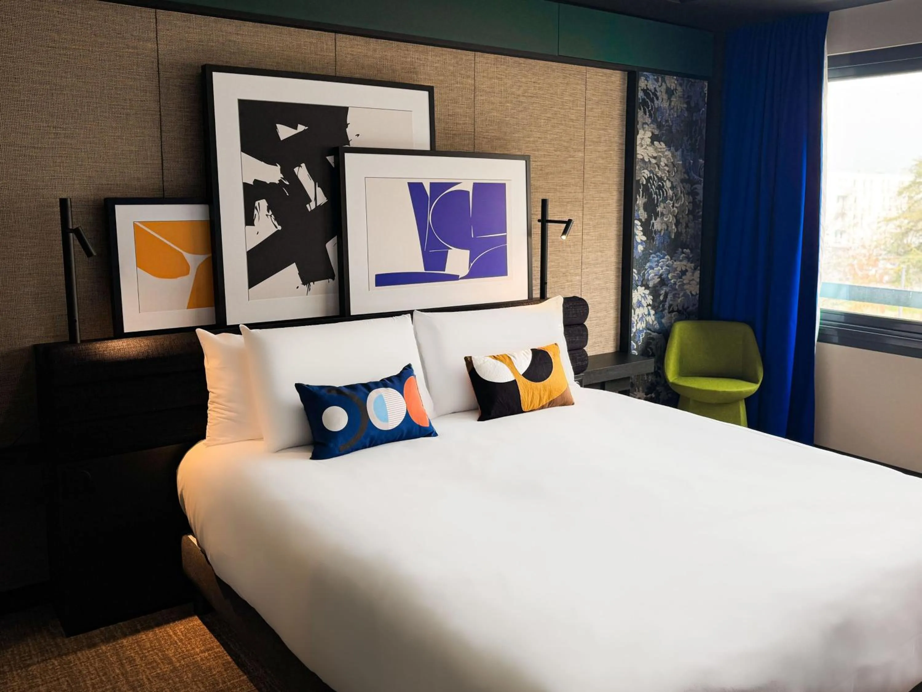 Bedroom, Bed in Mercure Dijon Centre Clemenceau