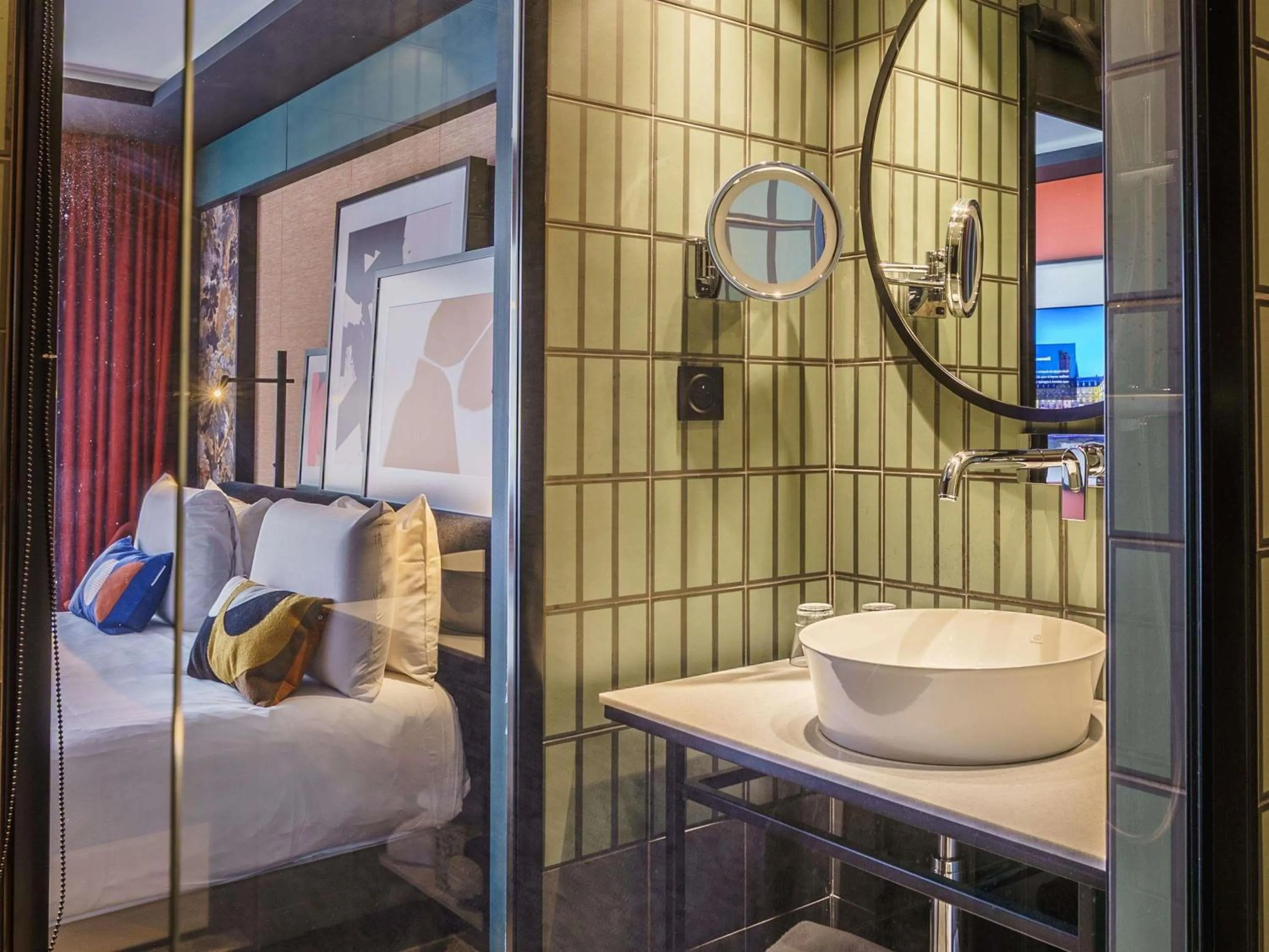 Bedroom, Bed in Mercure Dijon Centre Clemenceau