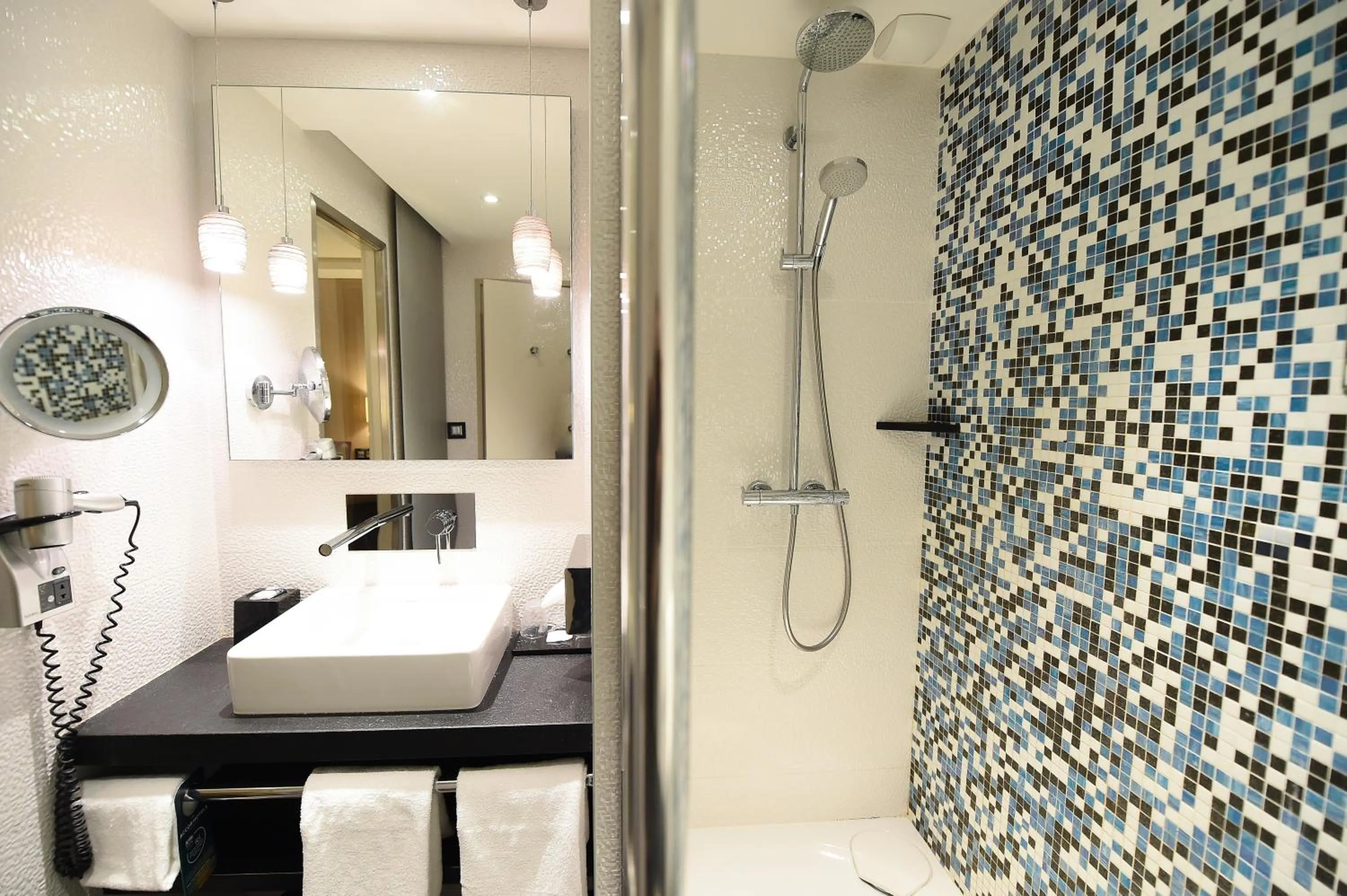 Bedroom in Mercure Dijon Centre Clemenceau