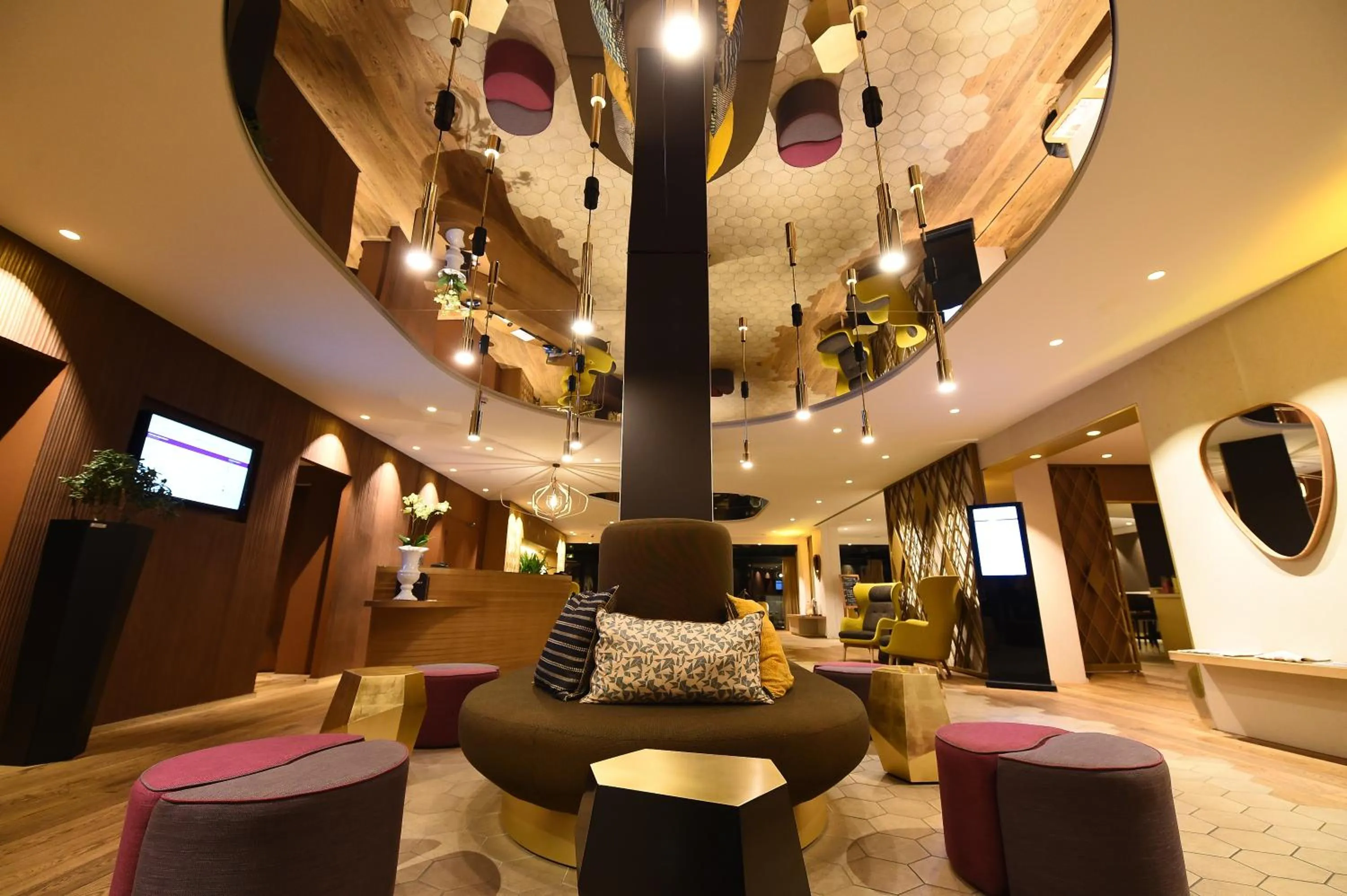 Lobby or reception in Mercure Dijon Centre Clemenceau