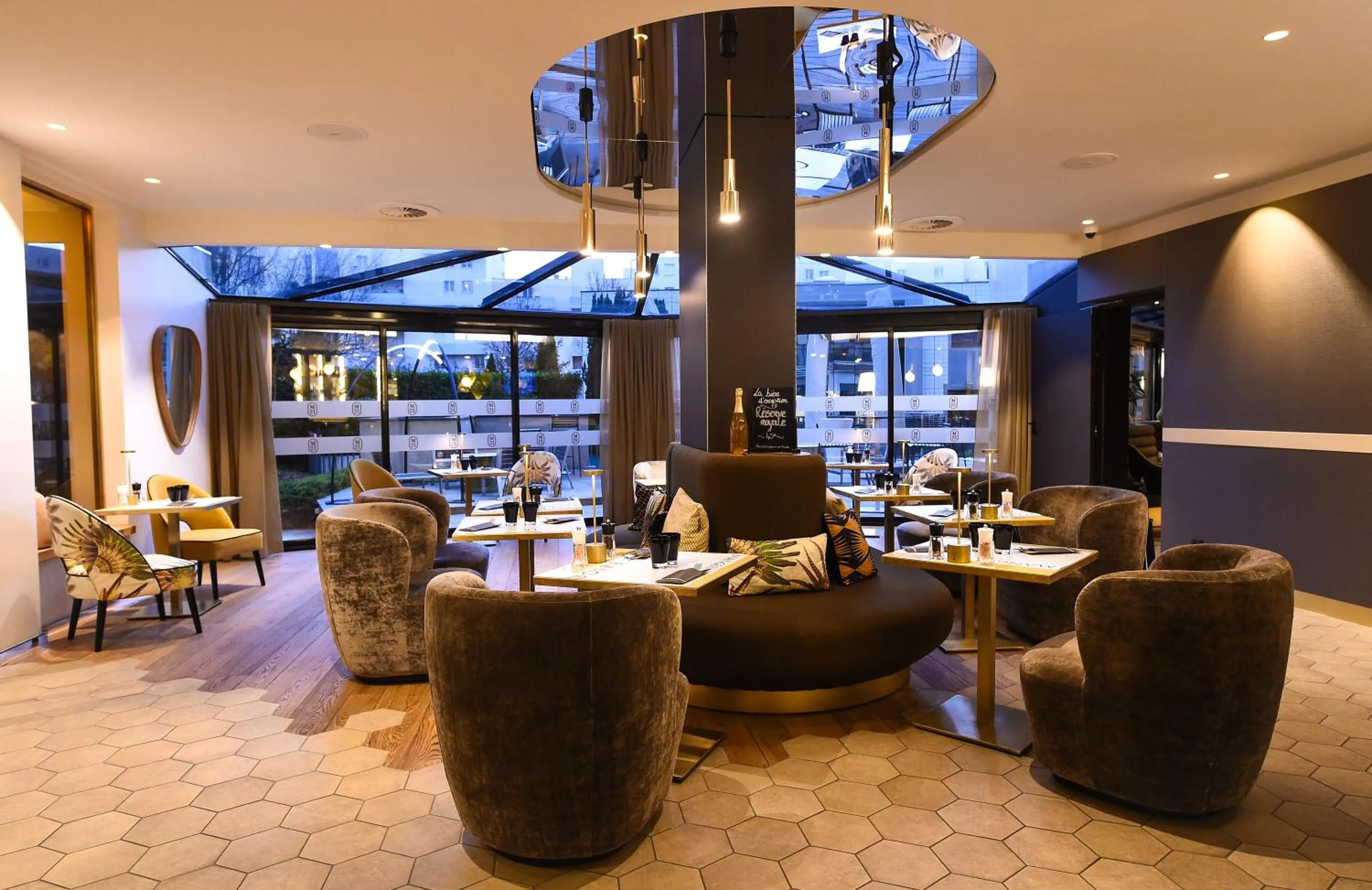 Lounge or bar in Mercure Dijon Centre Clemenceau