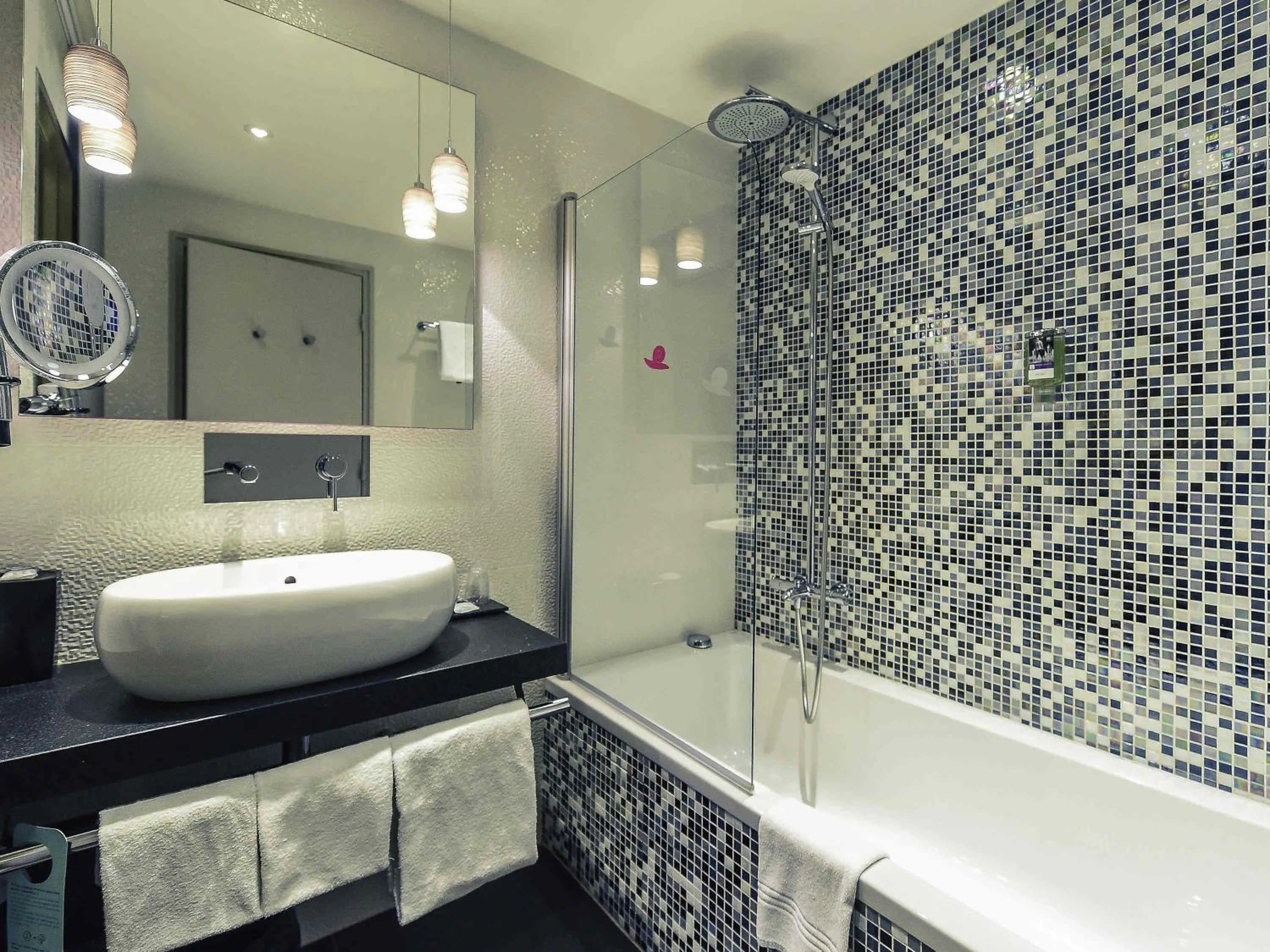 Bedroom in Mercure Dijon Centre Clemenceau