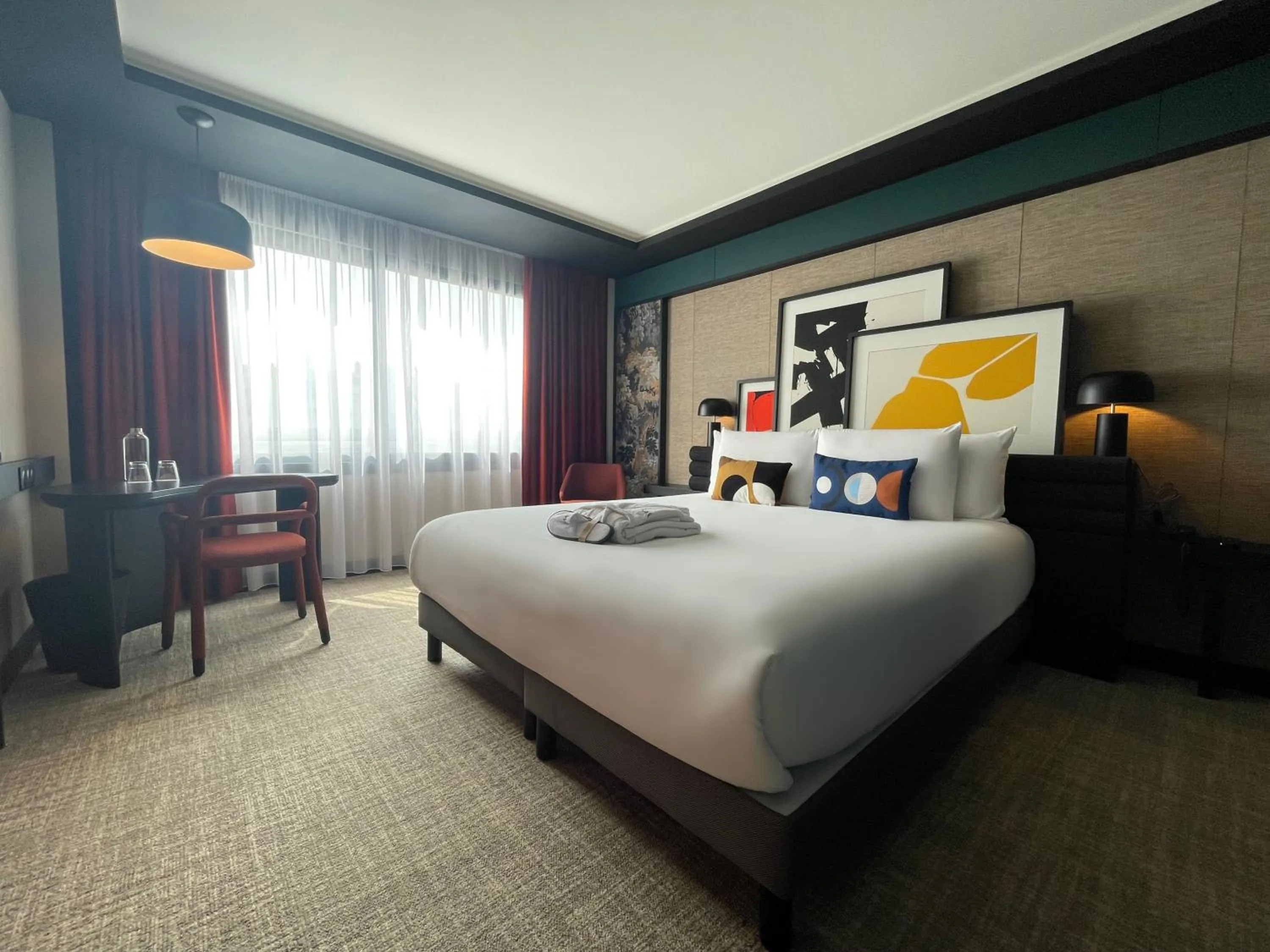 Bedroom, Bed in Mercure Dijon Centre Clemenceau