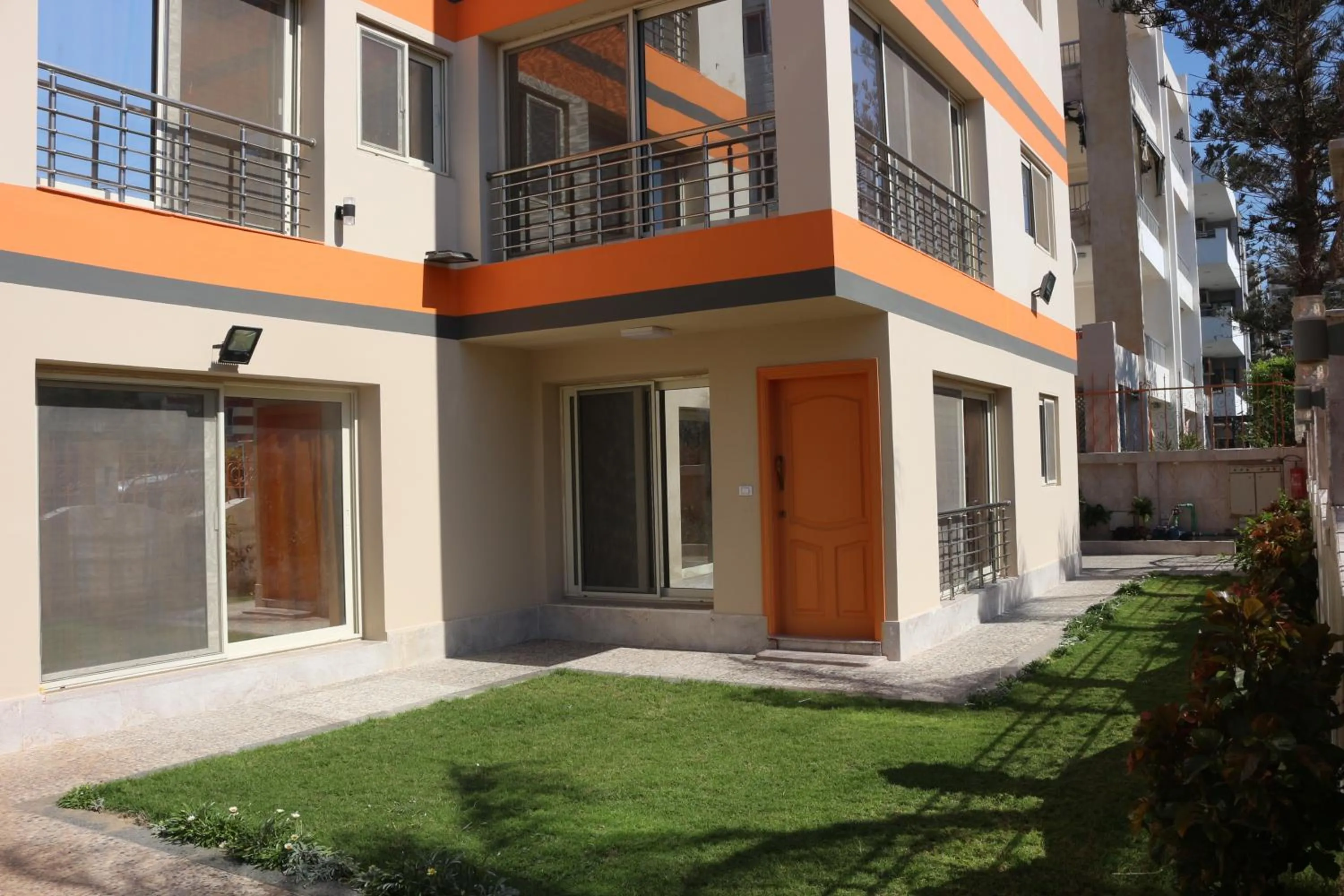 Property building in Al Raya Apartments