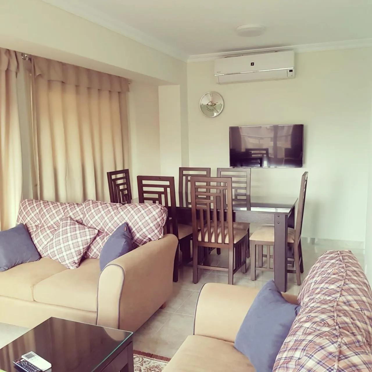 Living room in Al Raya Apartments