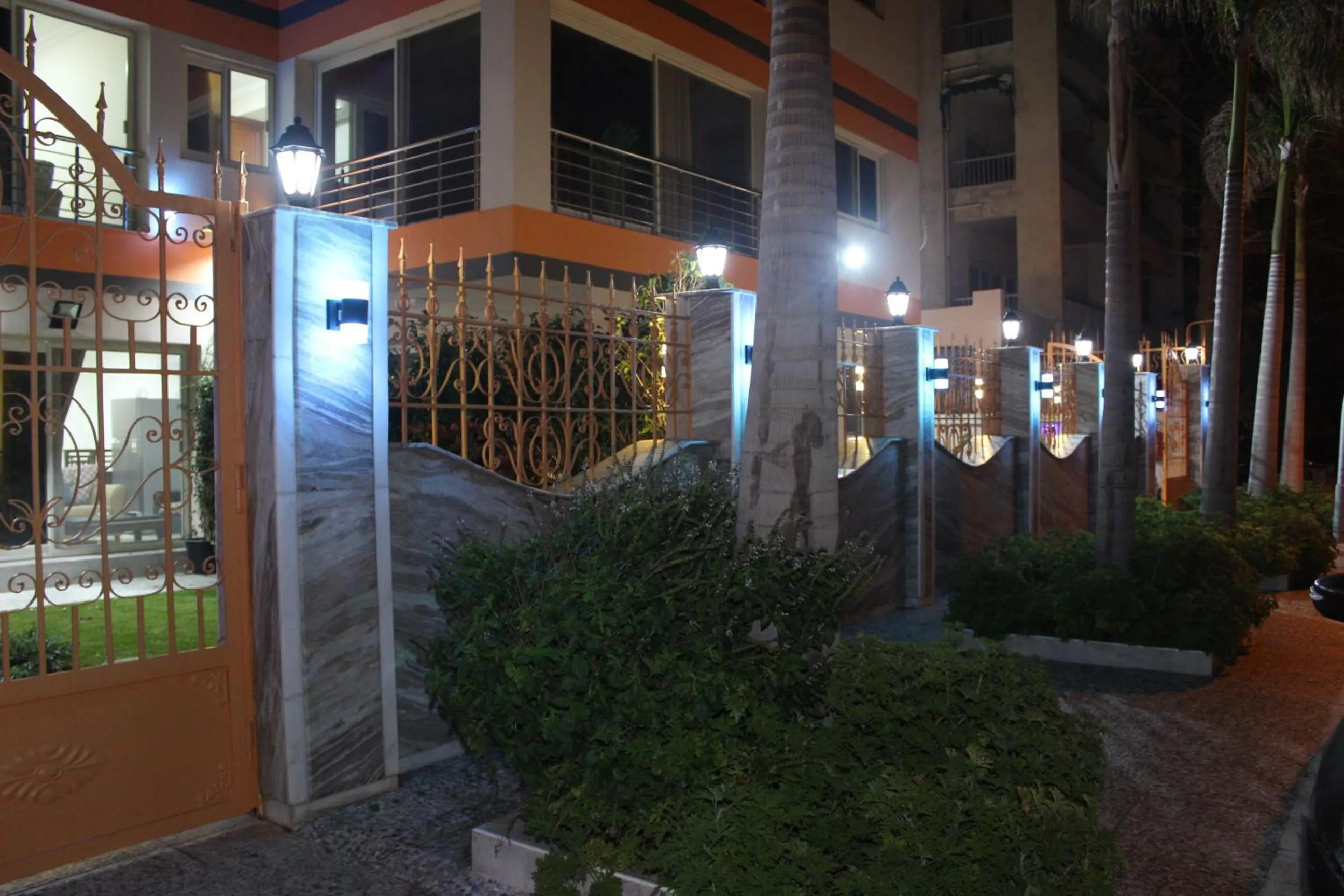 Facade/entrance in Al Raya Apartments