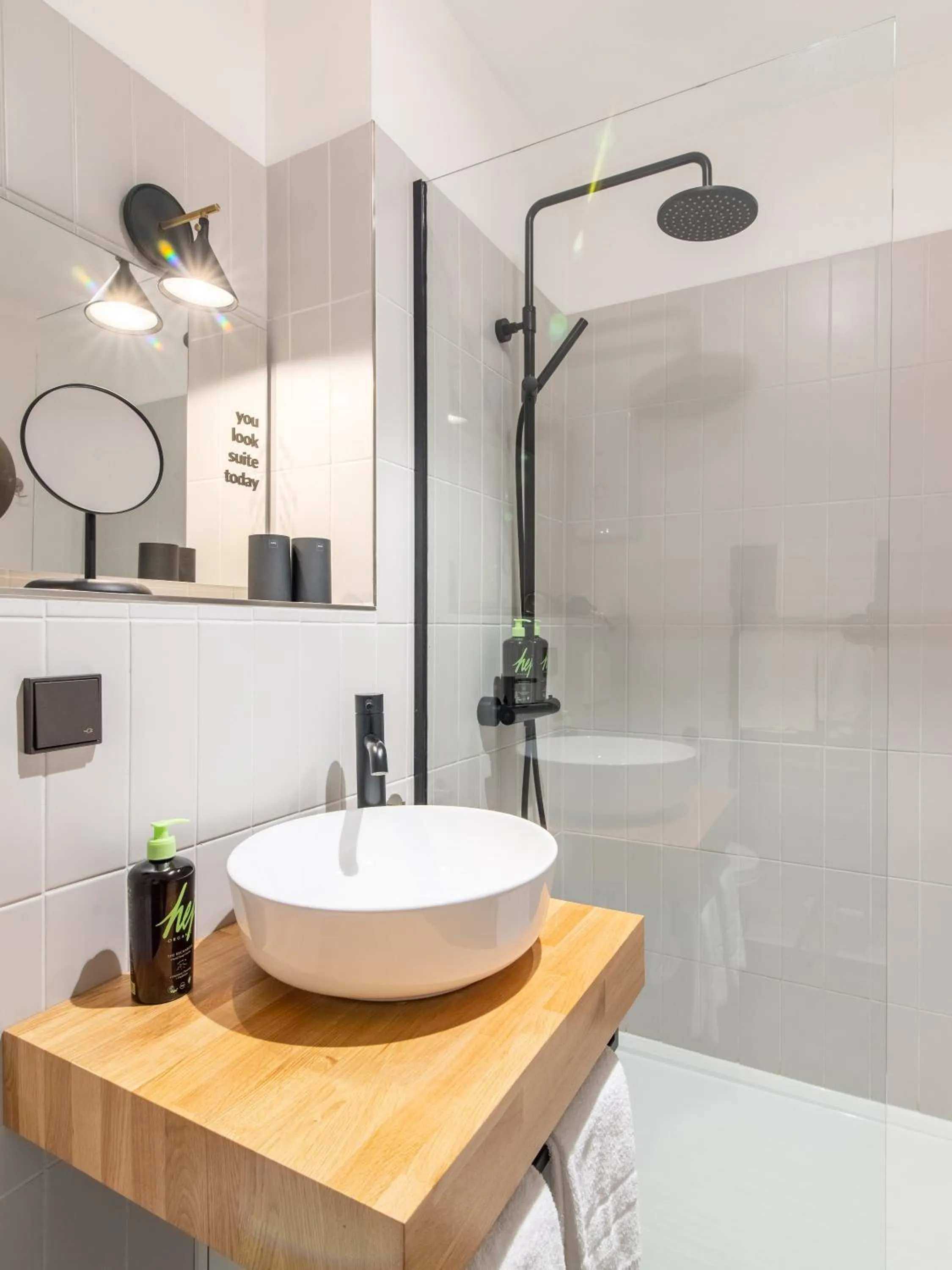 Shower in Limehome Wolfsburg Porschestraße