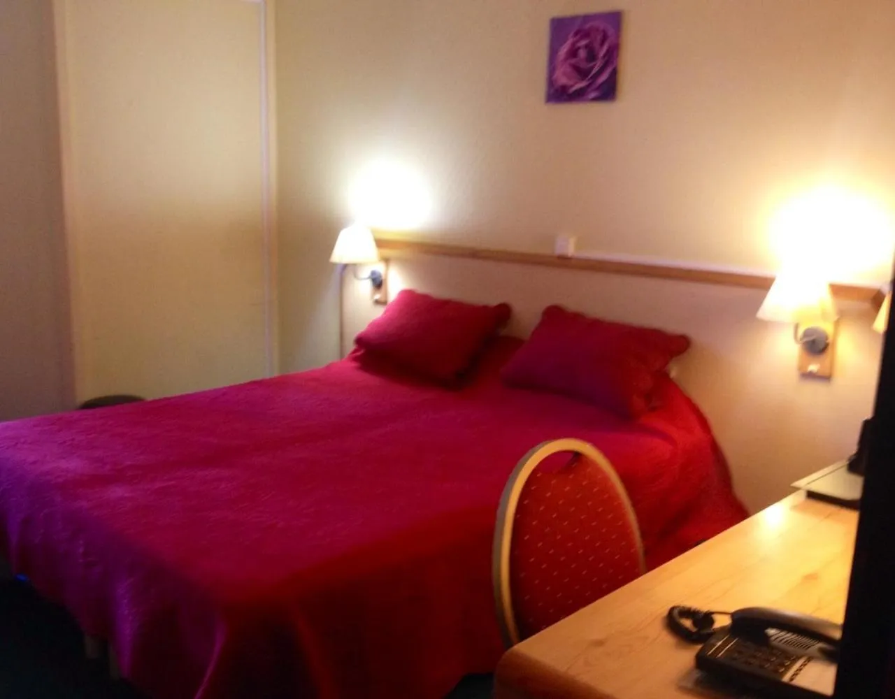 Bed in Hipotel Paris Marne La Vallée