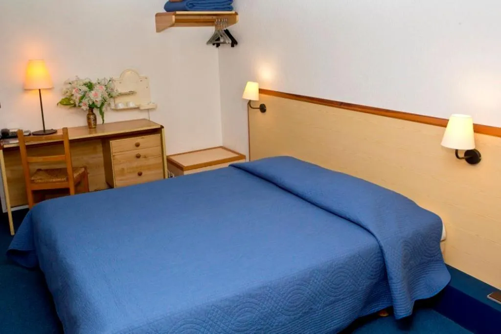 Bed in Hipotel Paris Marne La Vallée