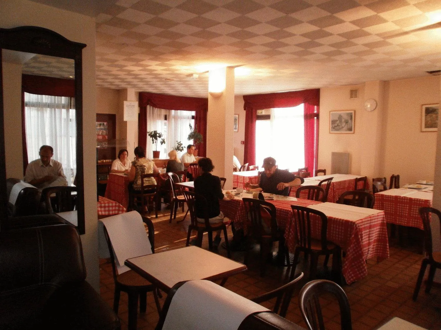 Restaurant/places to eat in Hipotel Paris Marne La Vallée