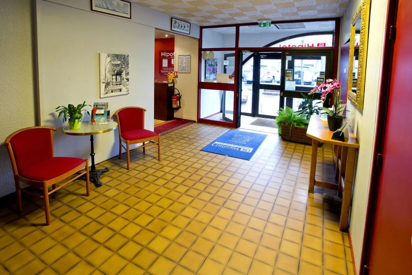 Lobby or reception in Hipotel Paris Marne La Vallée