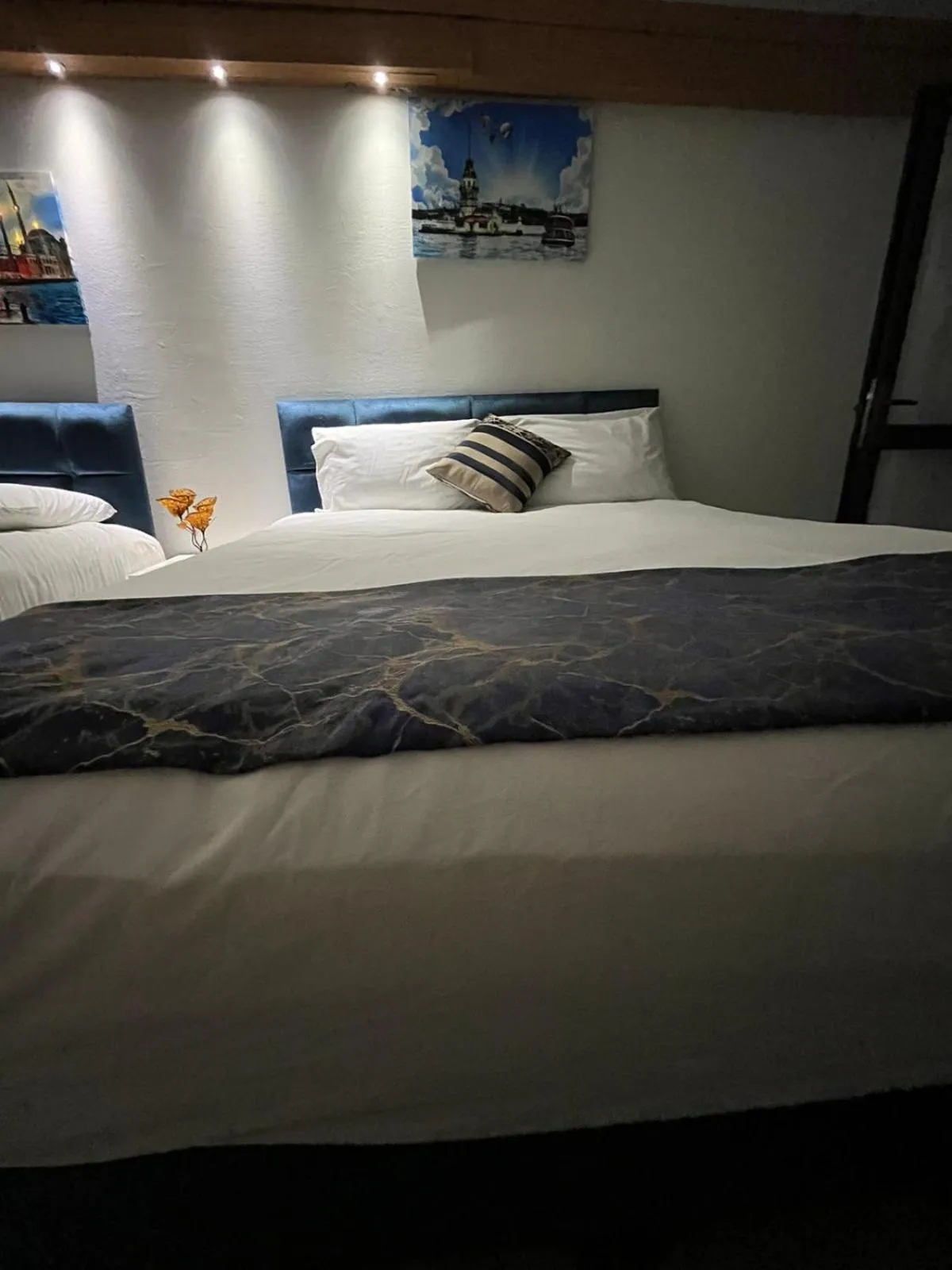 Bed in Seven Rooms Oldcity Hotel