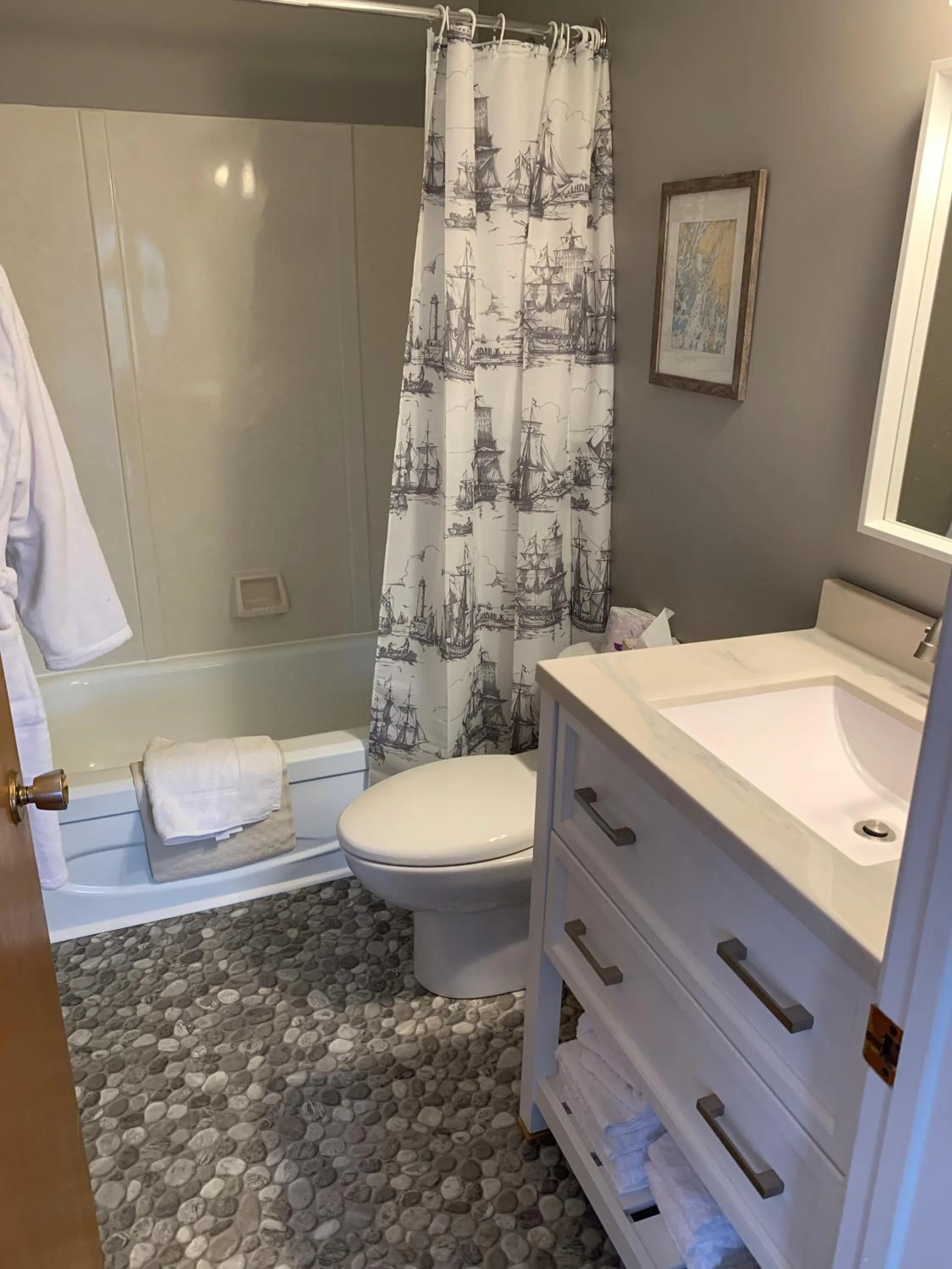 Bathroom in Paradise Inn On the Beach