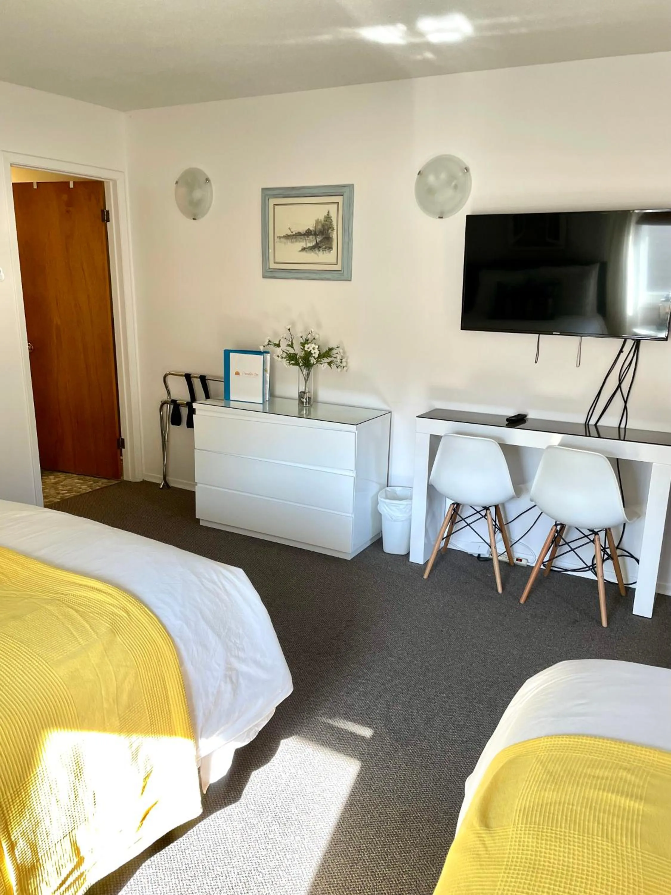 TV and multimedia, Bed in Paradise Inn On the Beach