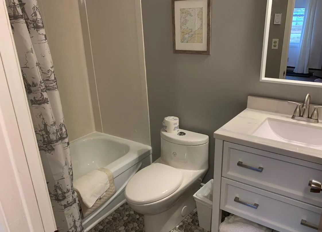 Bathroom in Paradise Inn On the Beach