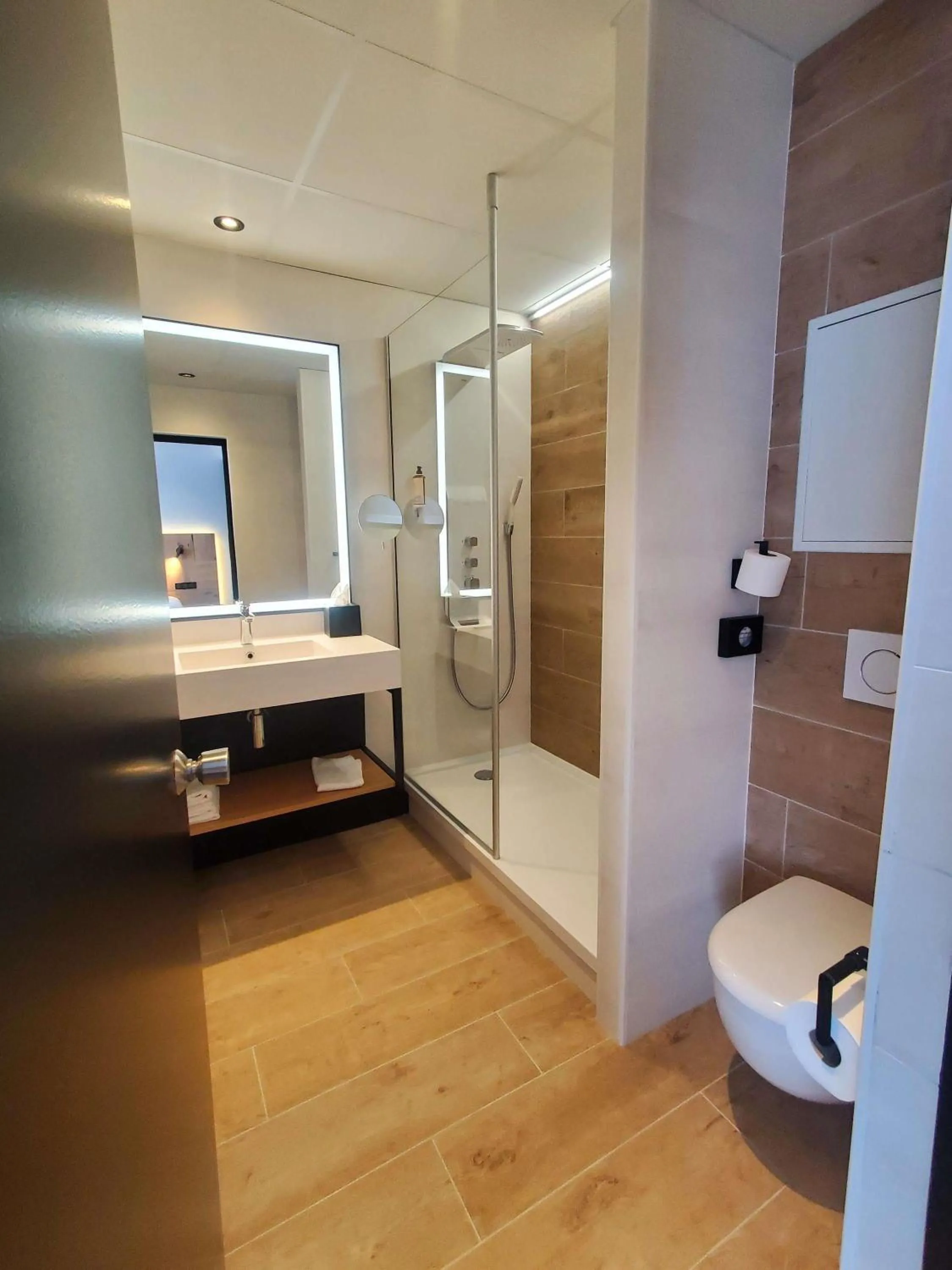 Bedroom in Mercure Epinal Centre