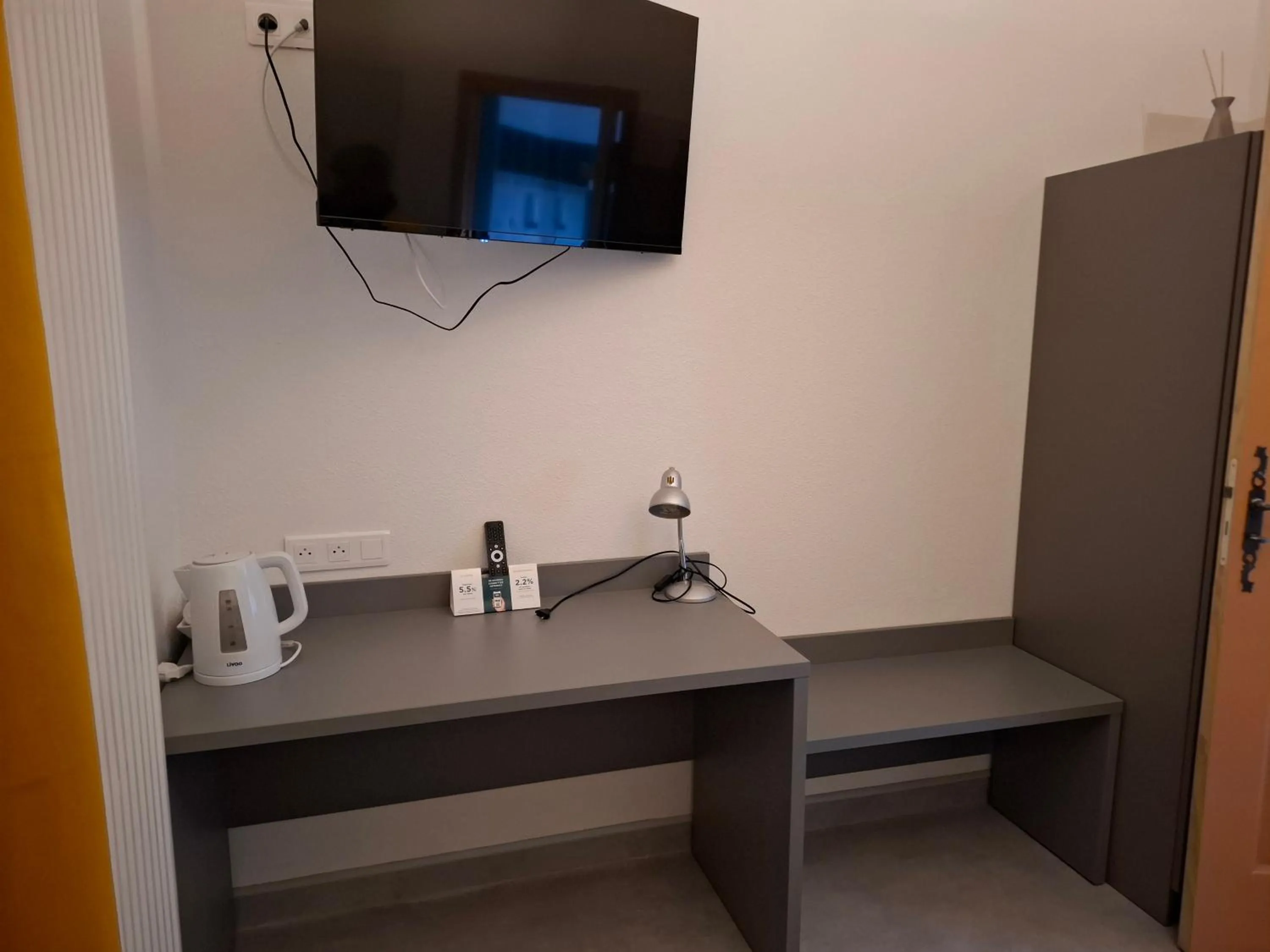 Property building in Logis Hotel Restaurant Auberge Les Rives de l'Arzon