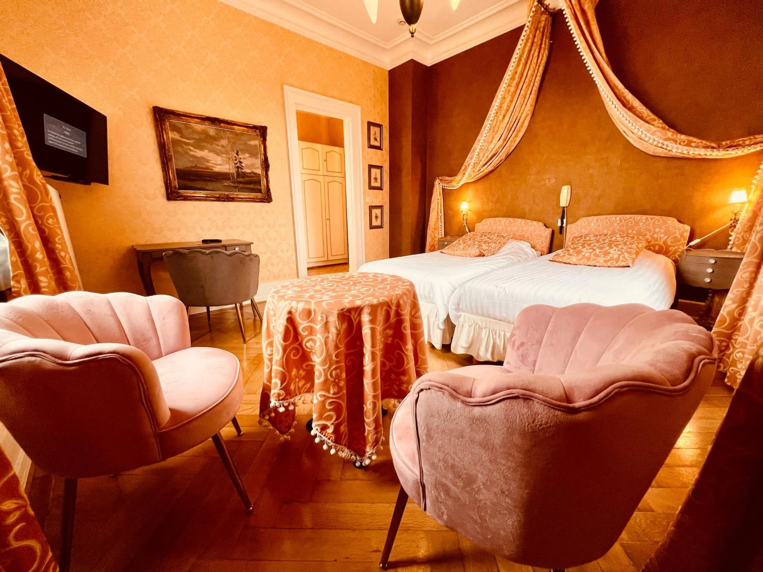 Bed in Hôtel Le Manoir